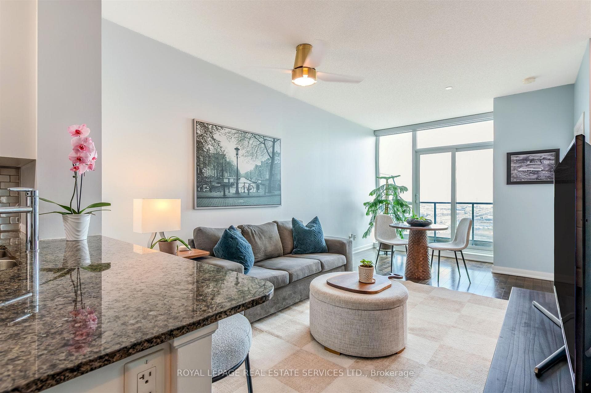 215 Sherway Gardens Road Unit PH101, Etobicoke (Islington / Rexdale), ON M9C 0A4 - Photo 1