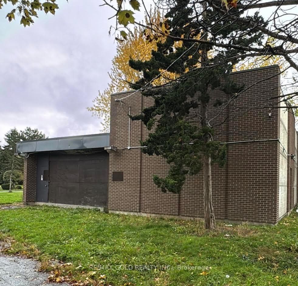 6 Easton Place, Brampton, ON L6T 2A7 - Photo 1