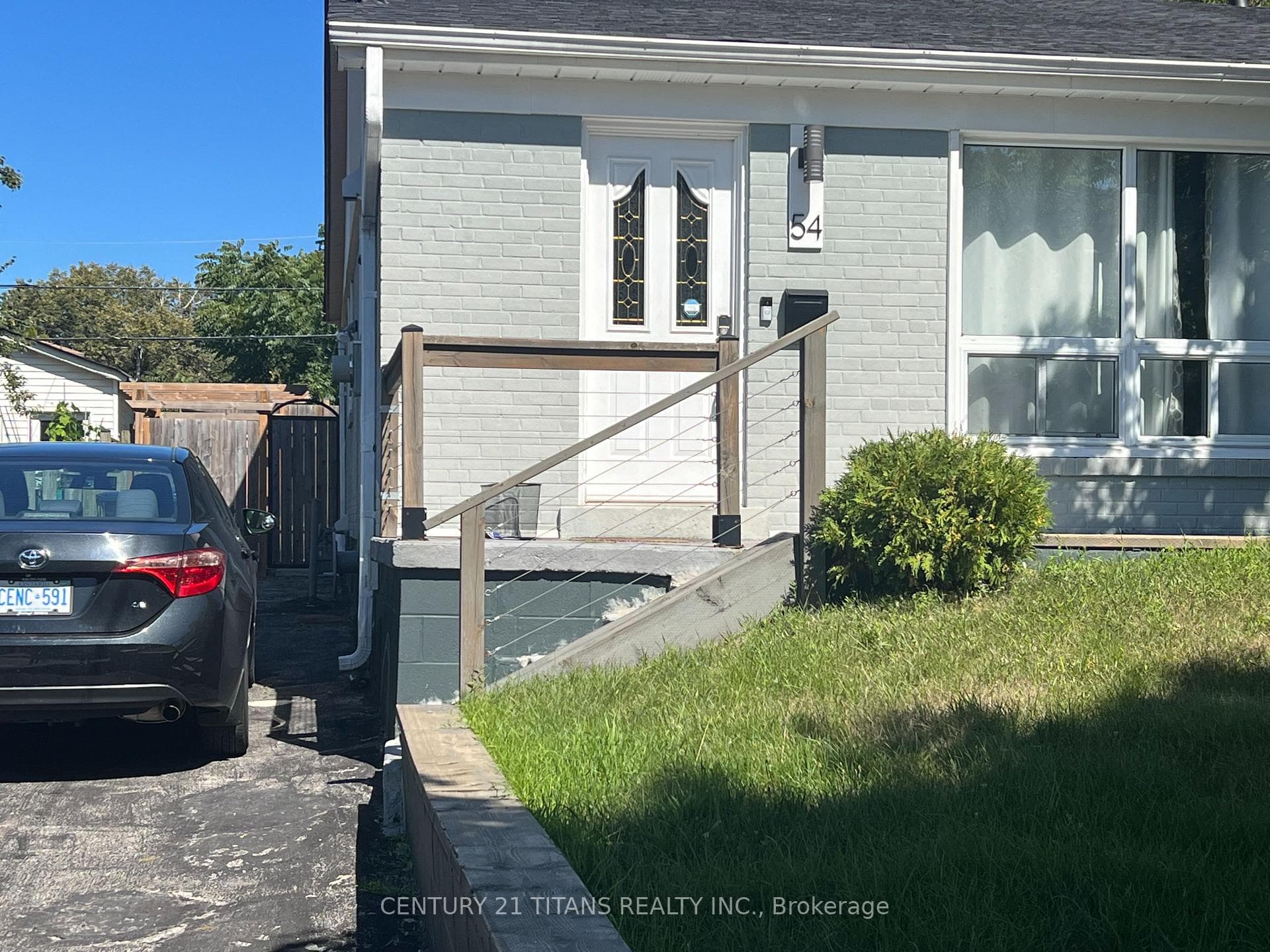 54 Newlands Avenue, Dorset Park / Kennedy Park, ON M1L 1R9 - Photo 1