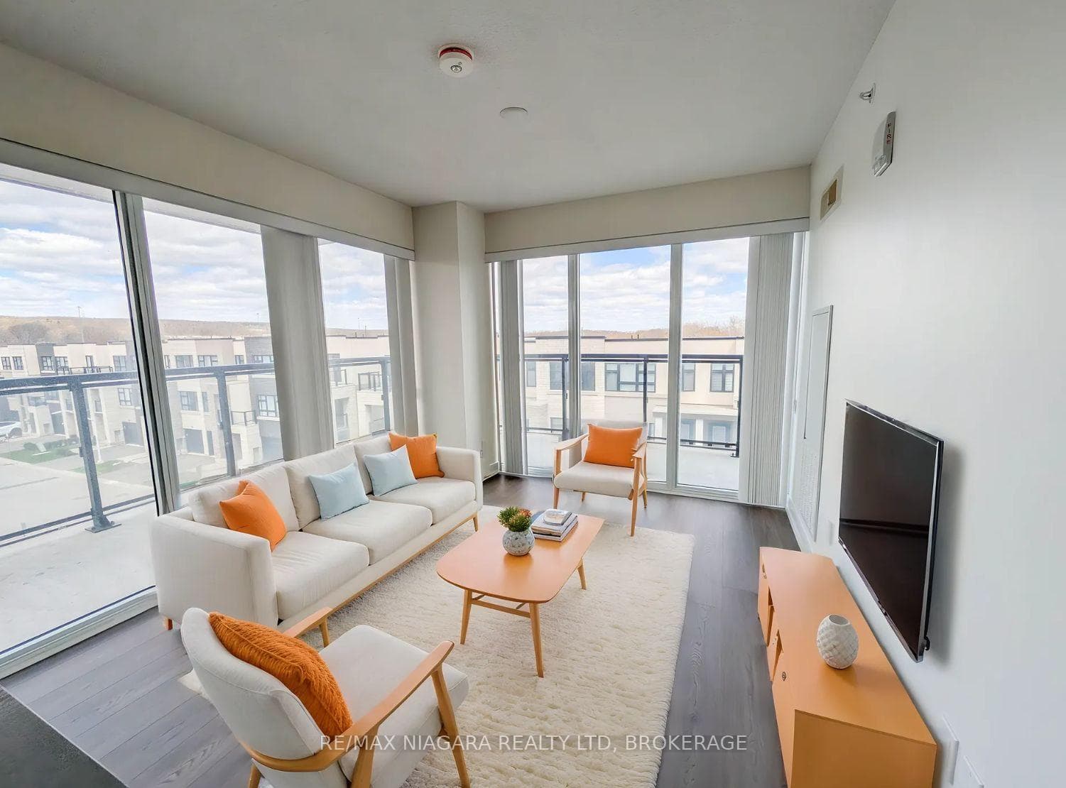 1119 Cooke Boulevard Unit B430, Burlington, ON L7T 0C7 - Photo 1