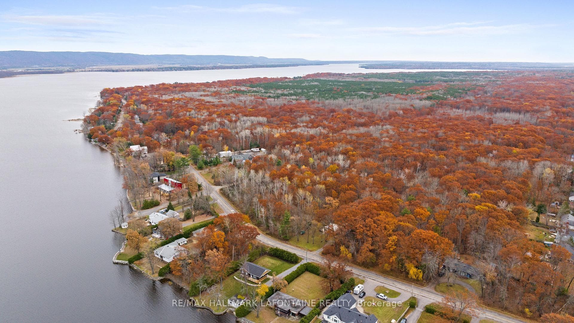 881 BAYVIEW Drive, Constance Bay - Dunrobin - Kilmaurs - Woodlawn, ON K0A 3M0 - Photo 1