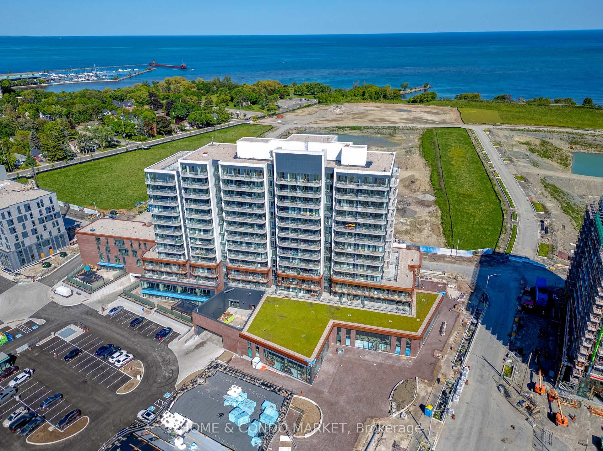 220 Missinnihe Way Unit 304, Mississauga