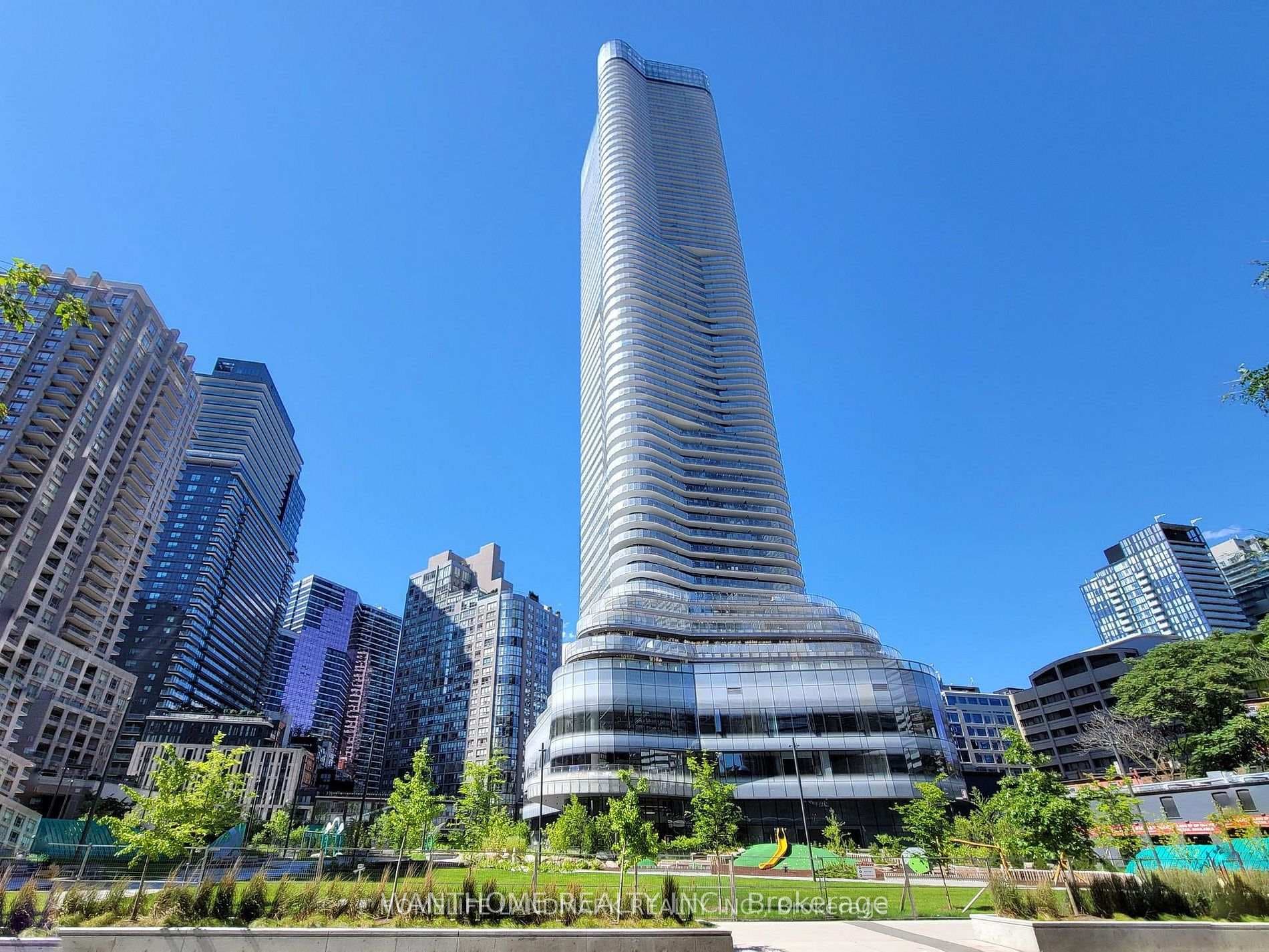 11 wellesley Street Unit 2412, Downtown Toronto / Waterfront, ON M4Y 0G4 - Photo 1