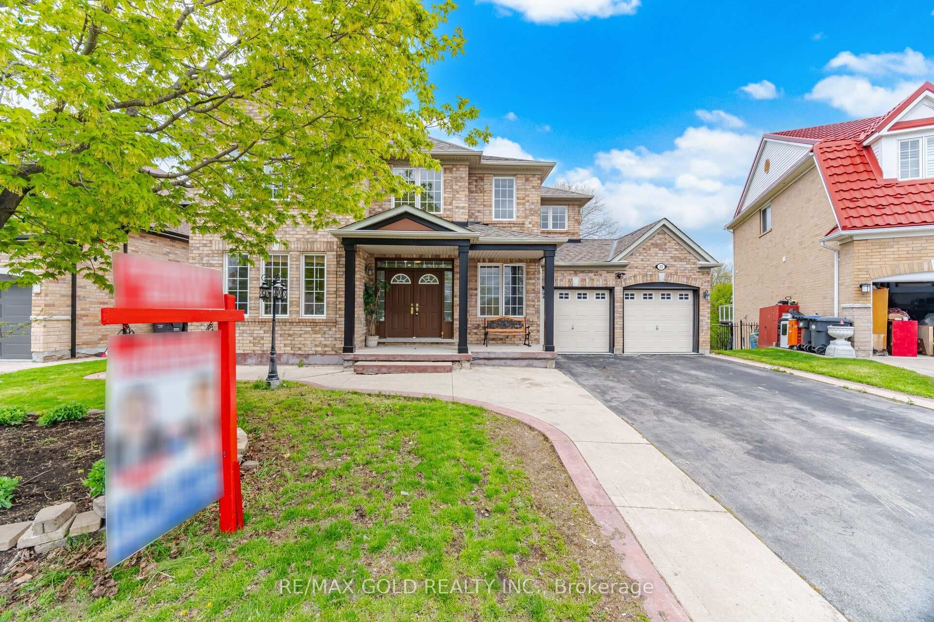 22 Cosmo Court, Brampton, ON L6P 1G2 - Photo 1