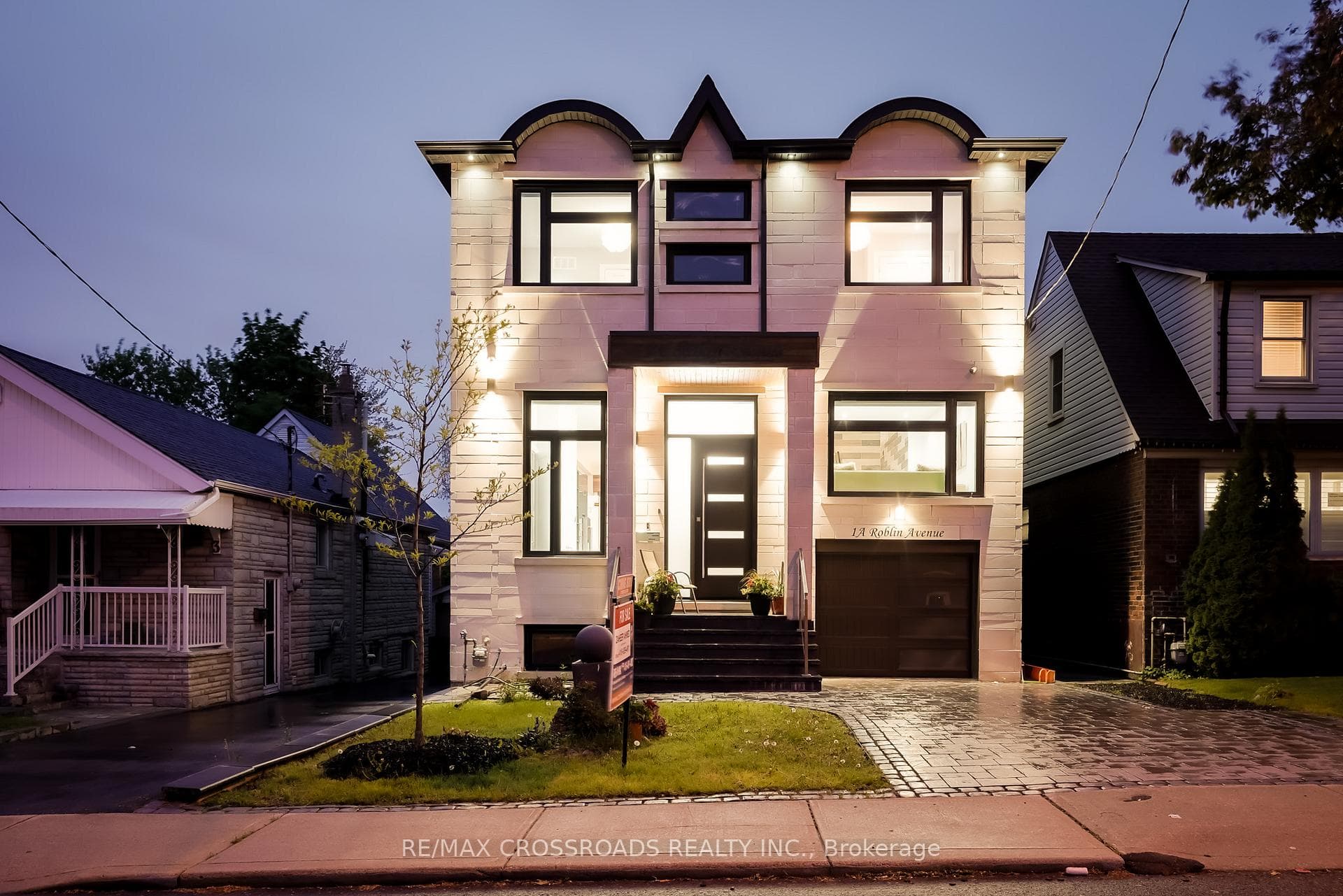 1A Roblin Avenue, Danforth / East York, ON M4C 3P7 - Photo 1