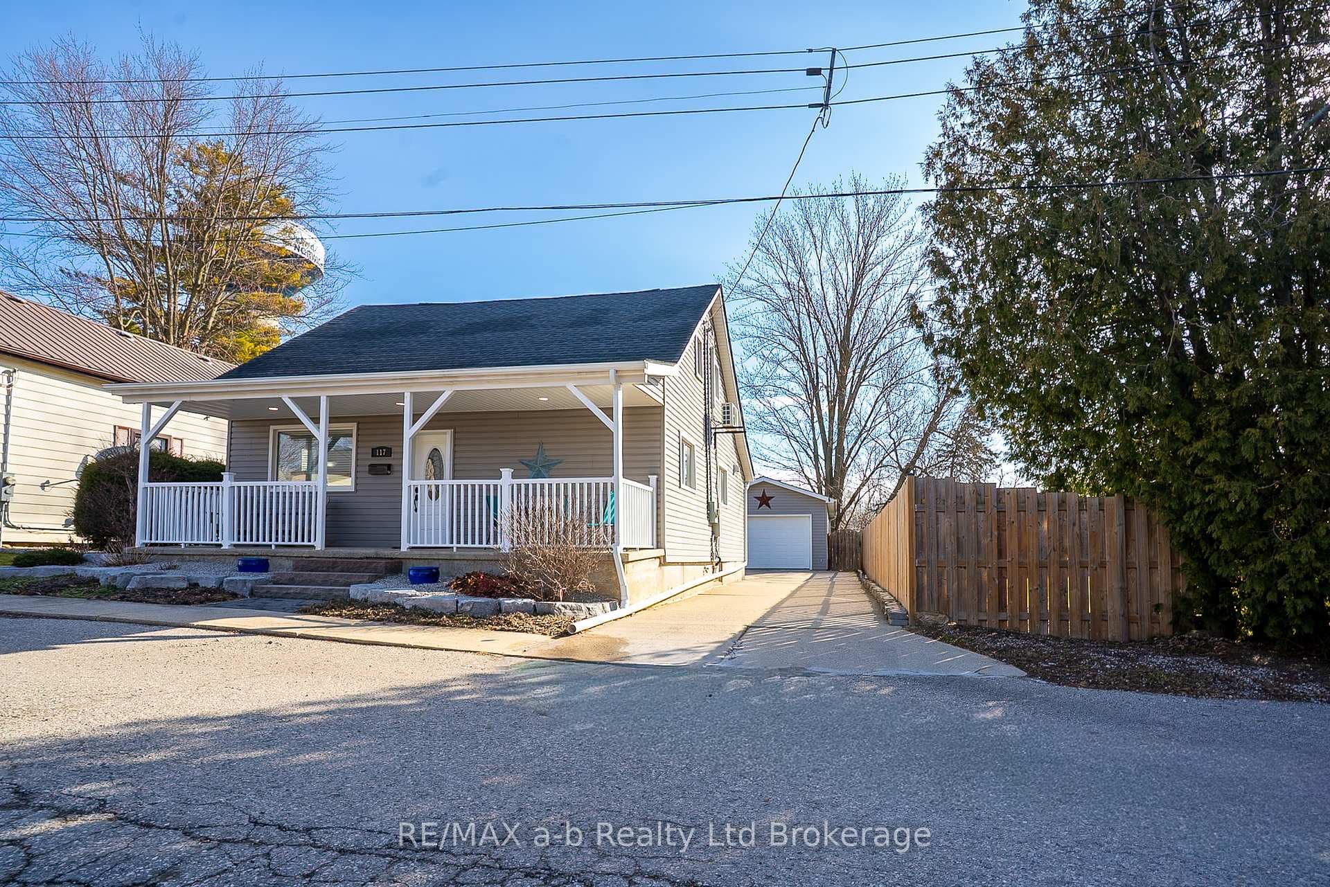 117 Church Street, Norwich, ON N0J 1P0 - Photo 1