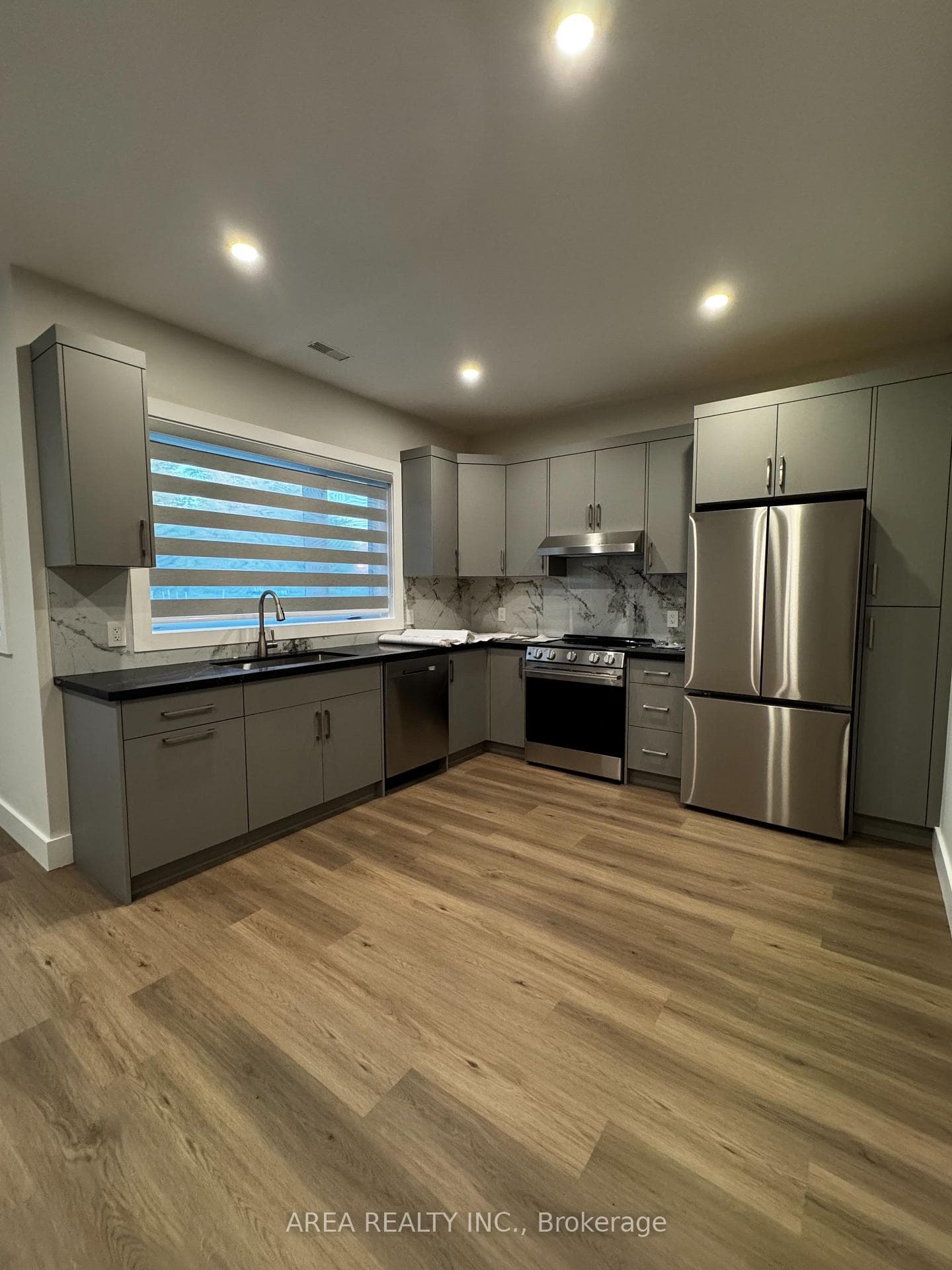 501 Northcliffe Boulevard Unit Main, Forest Hill / Deer Park, ON M6E 3L4 - Photo 1