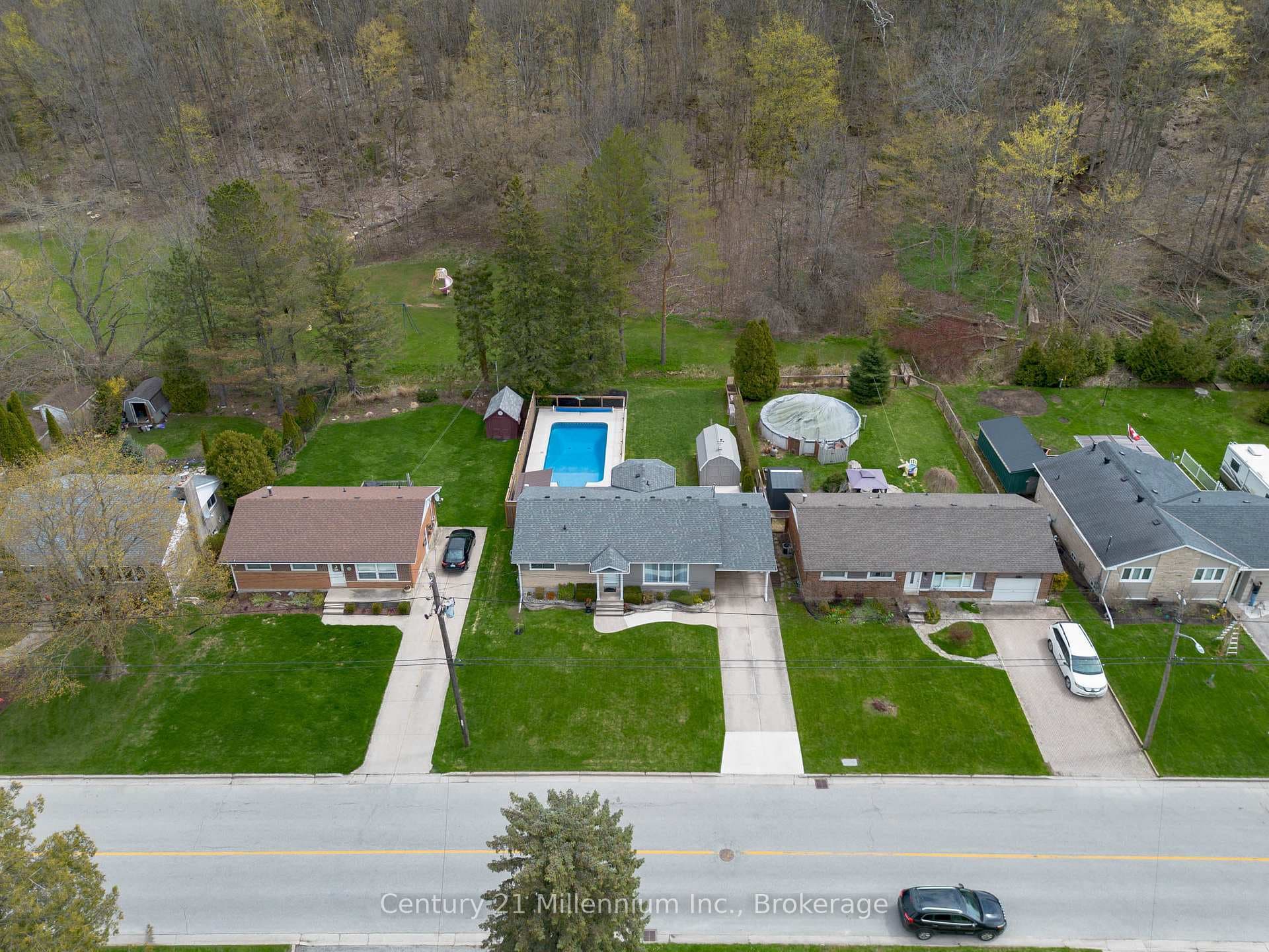 181 7th Avenue, Owen Sound, ON N4K 2W8 - Photo 1