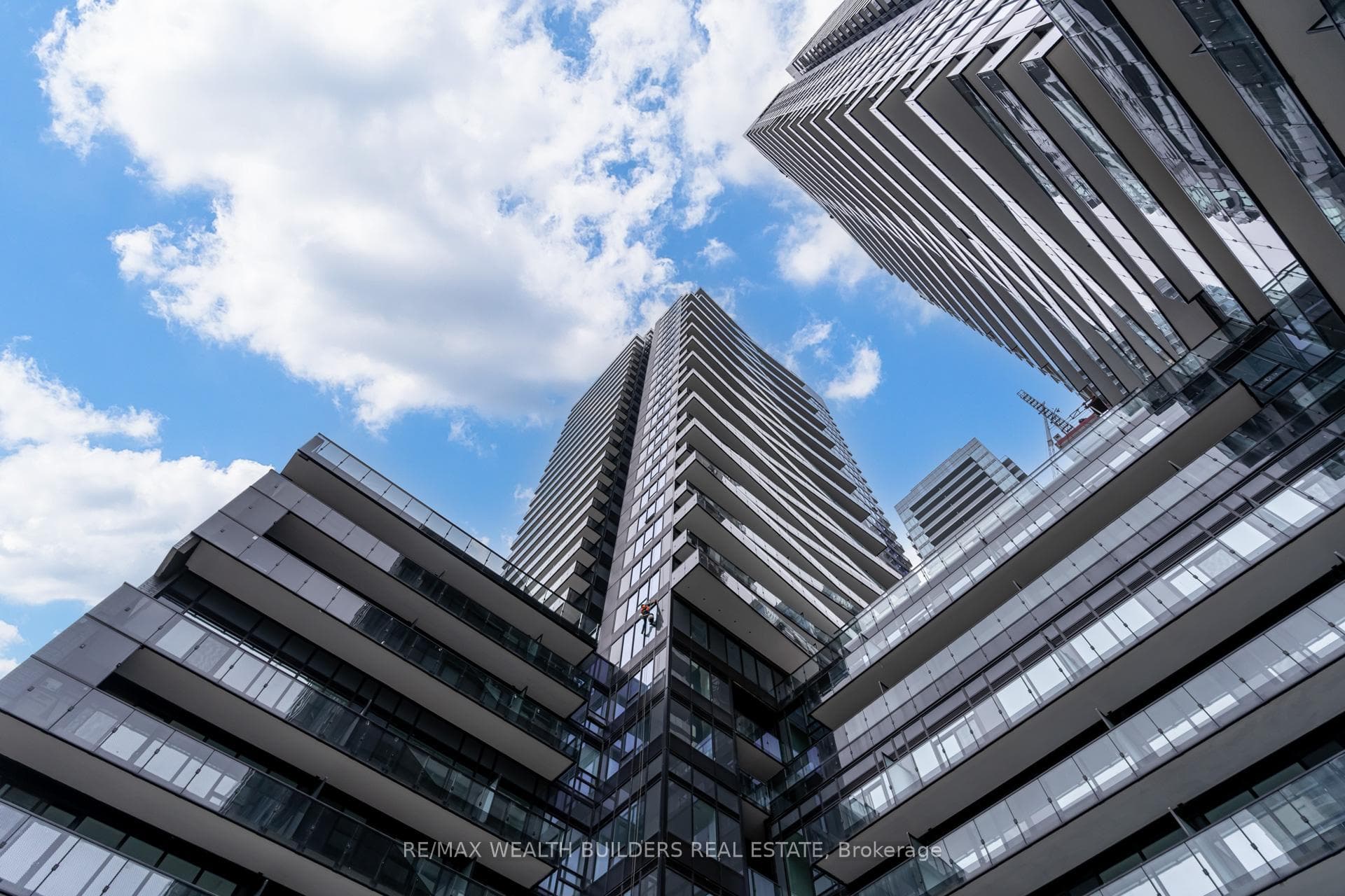 117 Broadway Avenue Unit 1006, Leaside / Davisville, ON M4P 1V3 - Photo 1