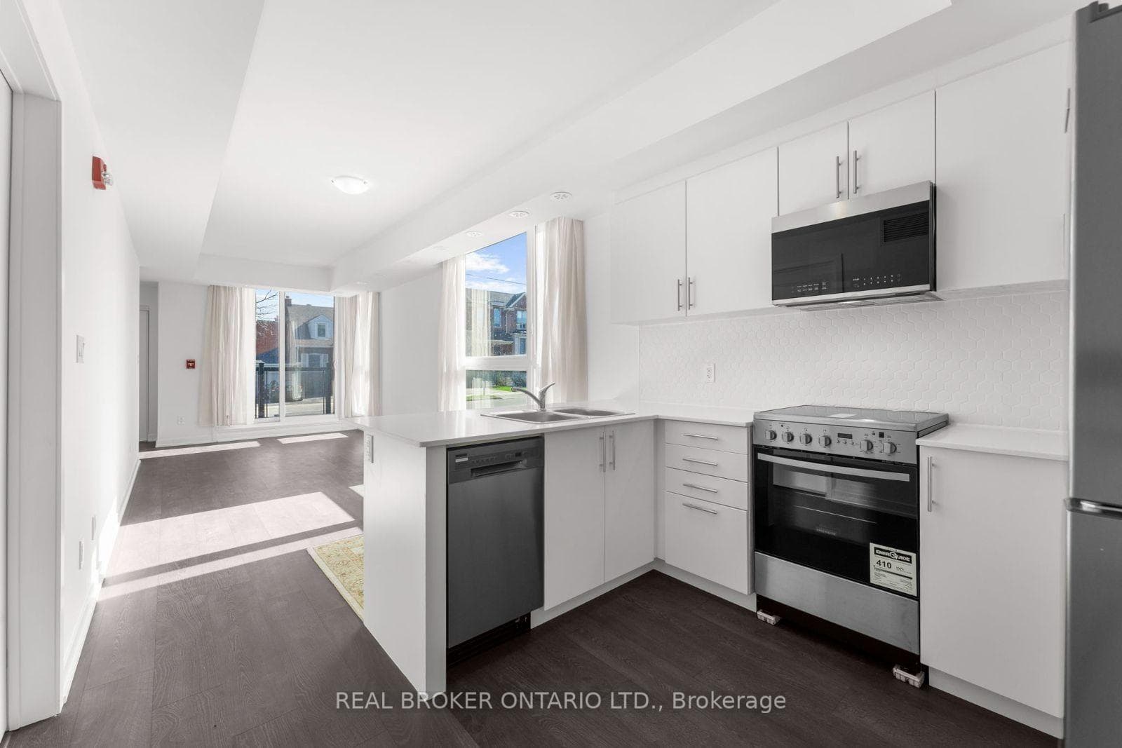 16 Marquette Avenue Unit 5, Lawrence Park / Bedford Park, ON M6A 0E1 - Photo 1