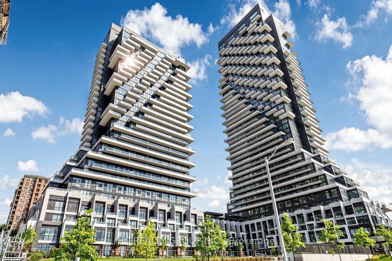 30 Inn On The Park Drive Unit 215, Don Mills / Parkwoods / Victoria Village, ON M3C 0P7 - Photo 1