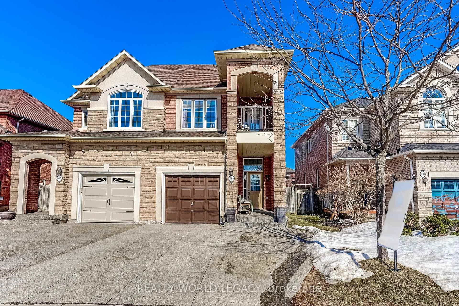 2313 Newcastle Crescent, Oakville, ON L6M 4P5 - Photo 1