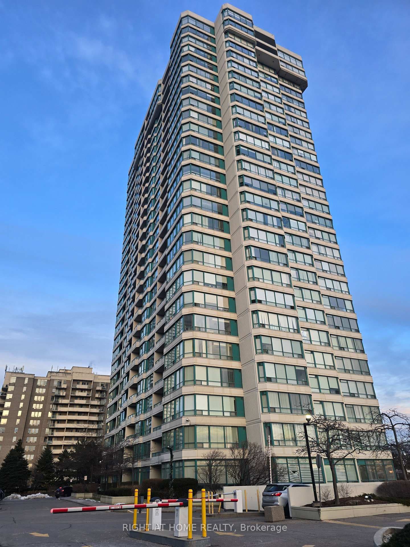 550 Webb Drive Unit 2303, Mississauga, ON L5B 3Y4 - Photo 1