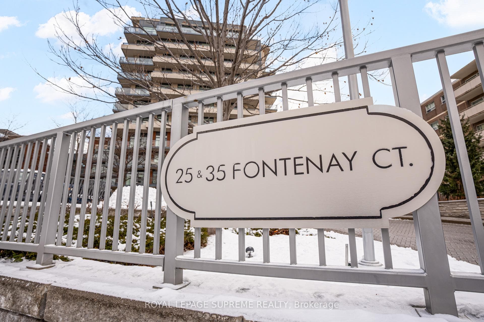 35 Fontenay Court Unit 703, Etobicoke (Islington / Rexdale), ON M9B 0E3 - Photo 1