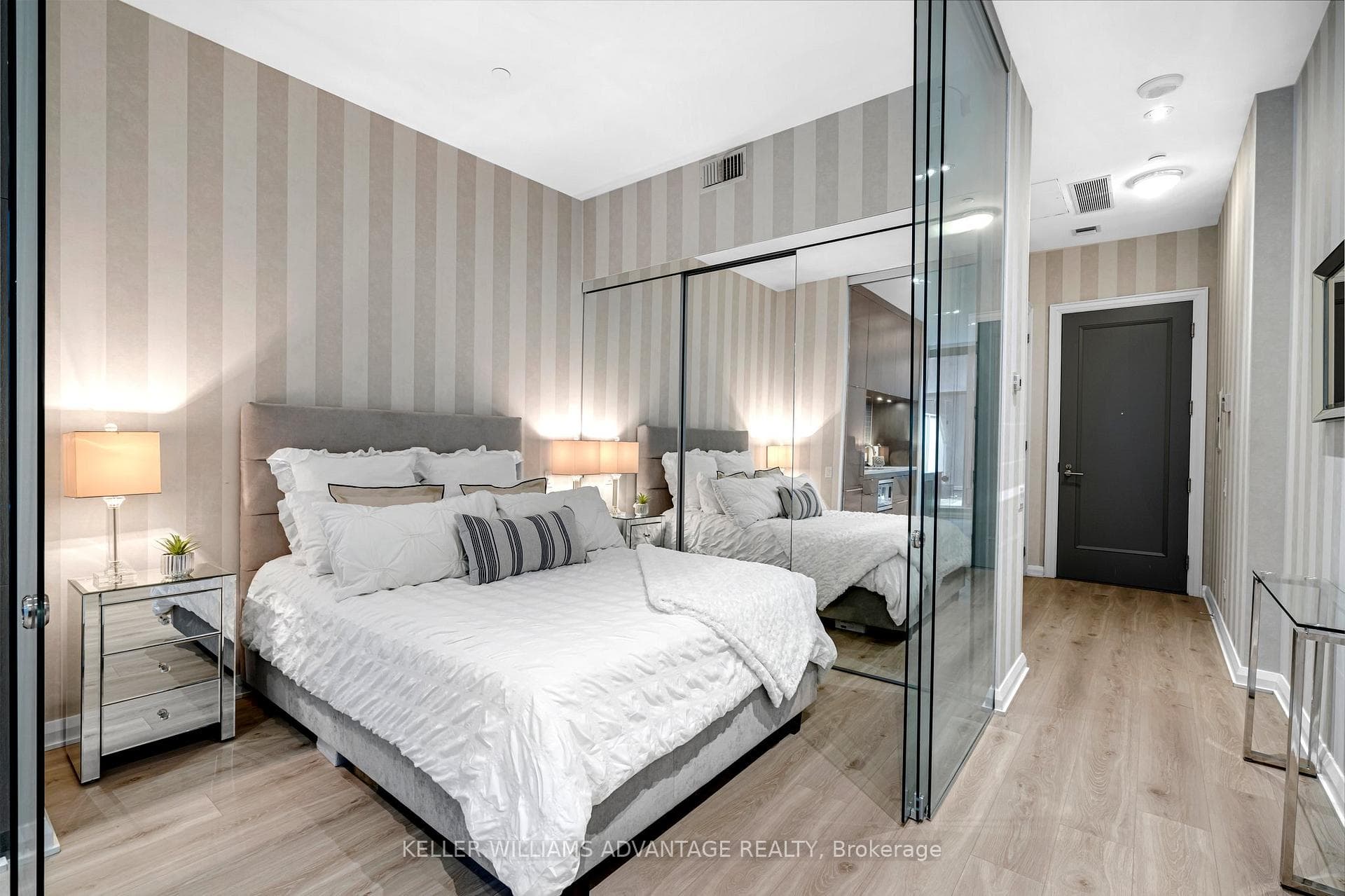 155 Yorkville Avenue Unit 304, Annex / Yorkville / Summerhill, ON M5R 1C4 - Photo 1