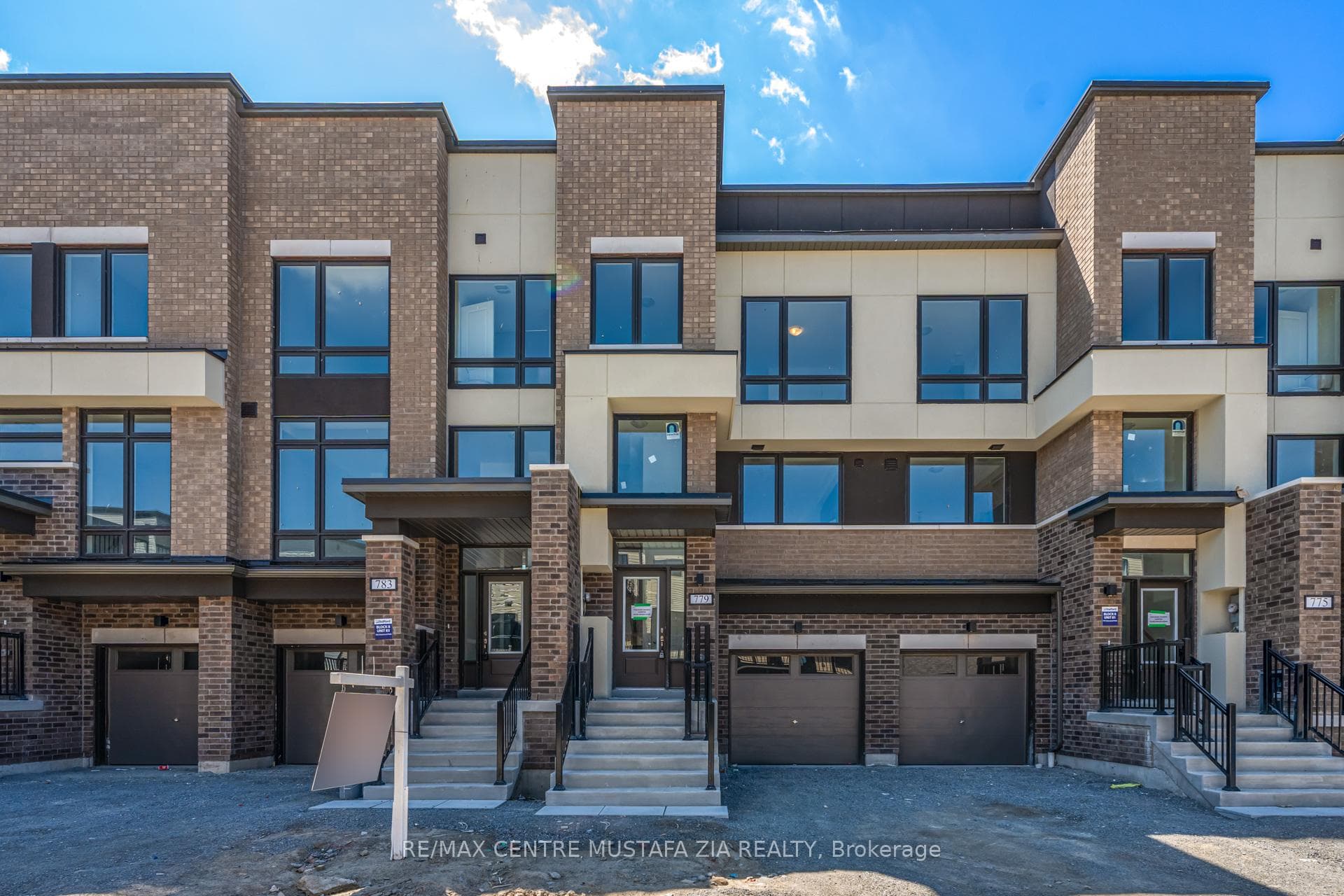 779 Stanstead Path, Oshawa