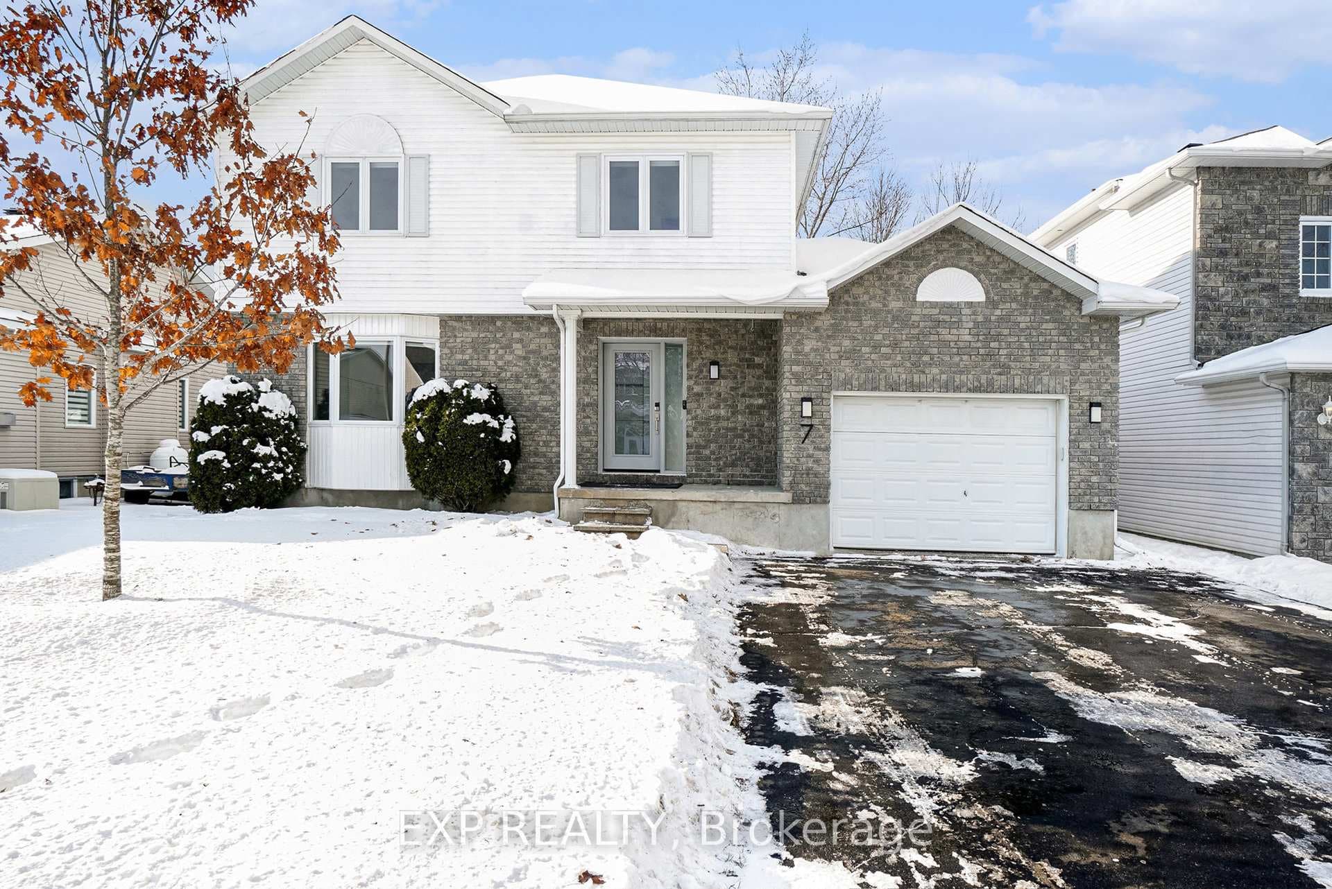 7 Merlin Street, Russell, ON K0A 1W0 - Photo 1