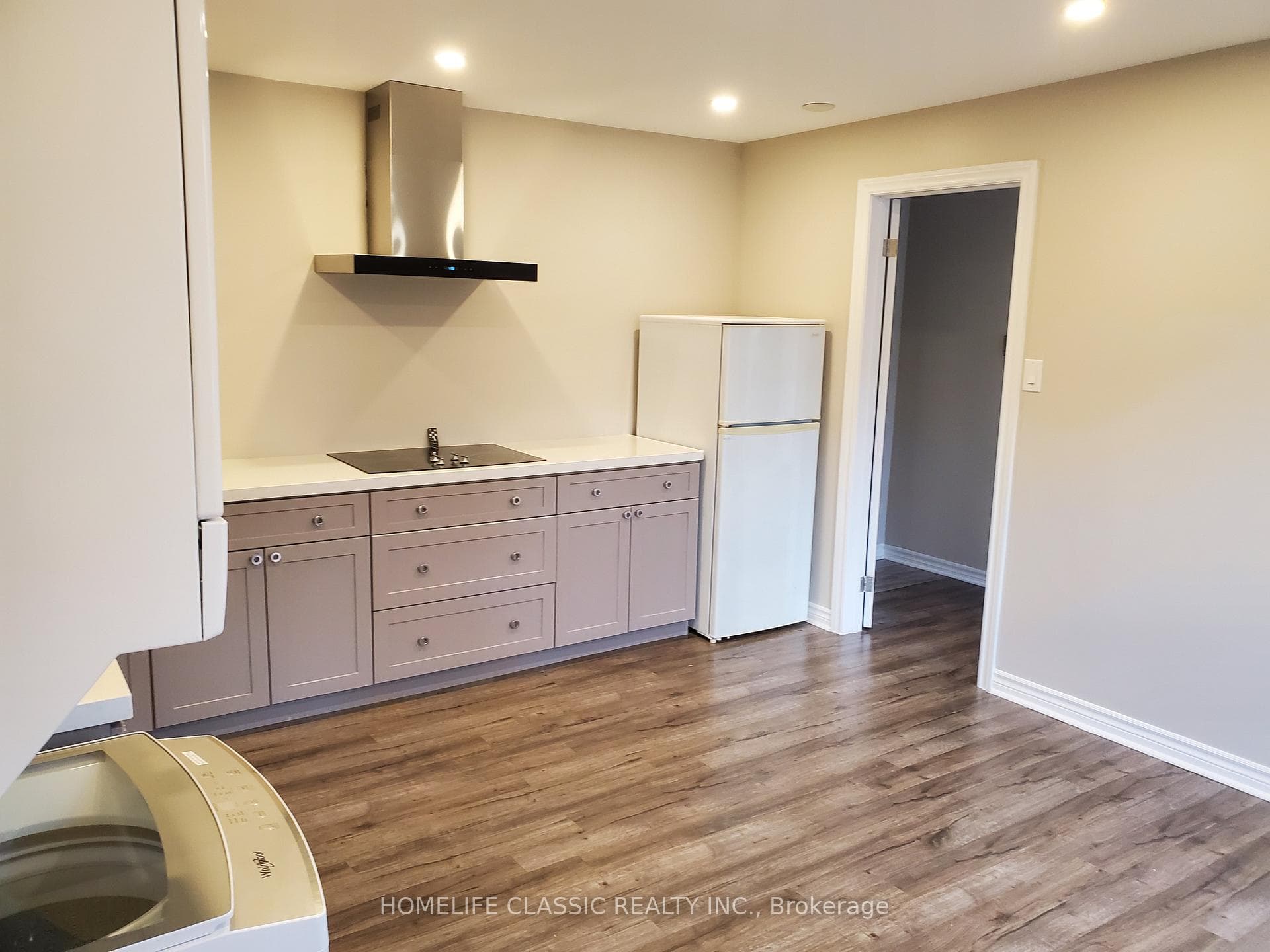 318 Millwood Road Unit A, Leaside / Davisville, ON M4S 1K1 - Photo 1