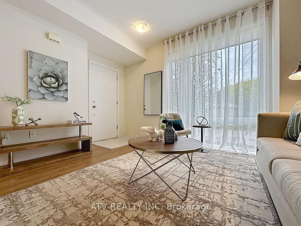 26 Fieldway Road Unit 35, Toronto W08