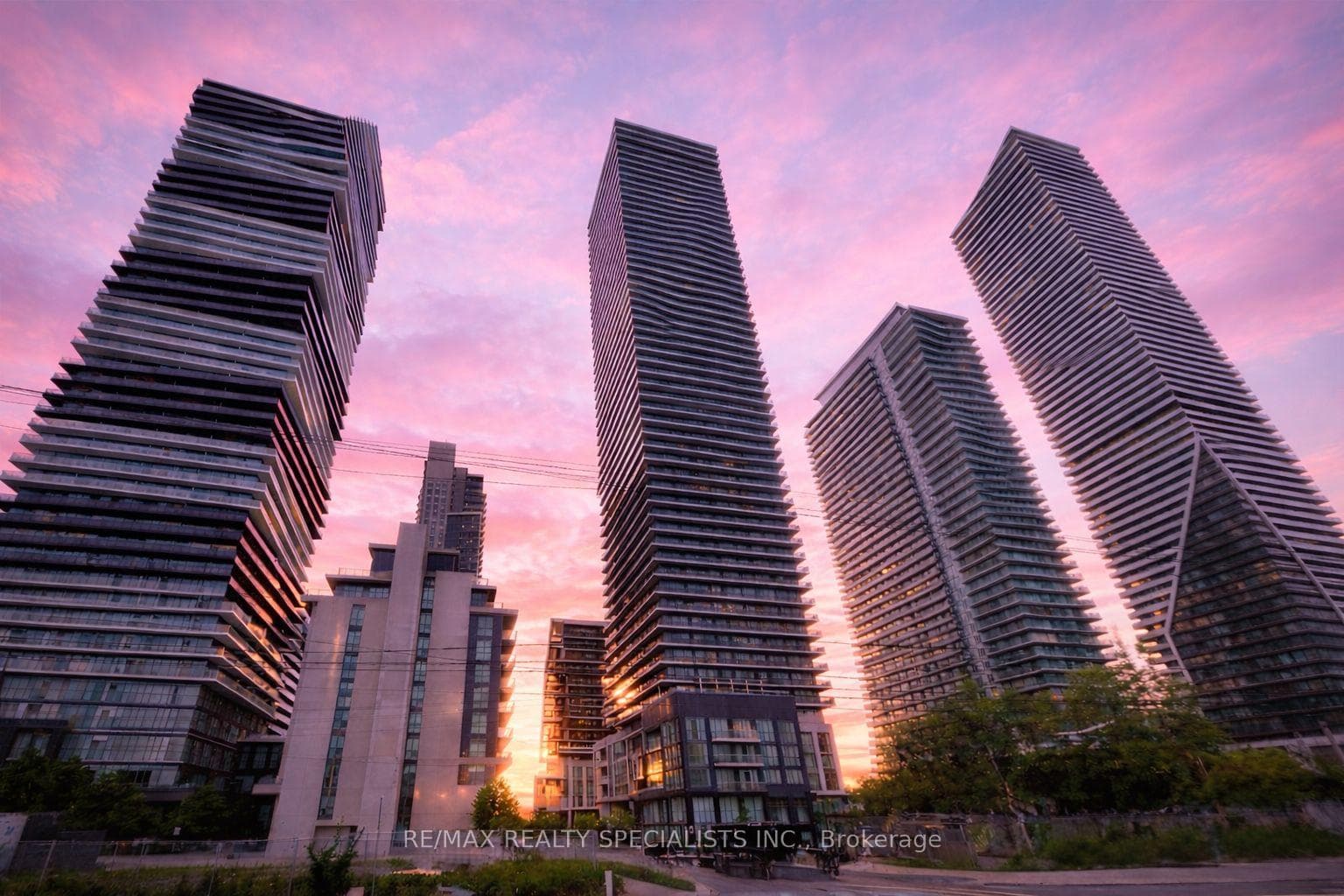 70 Annie Craig Drive Unit 2009, Liberty Village / Parkdale / South Parkdale, ON M8V 0C5 - Photo 1