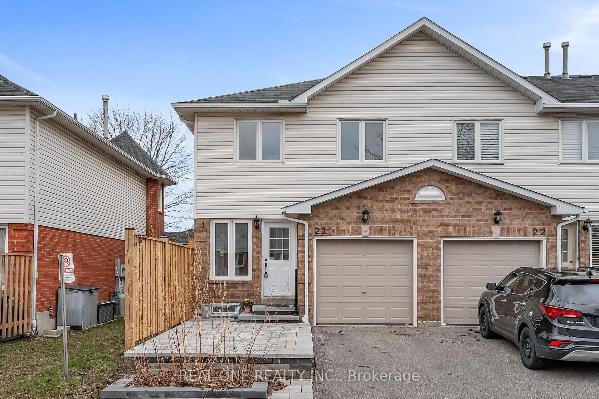 1485 Torrington Drive Unit 21, Mississauga, ON L5V 1Y3 - Photo 1