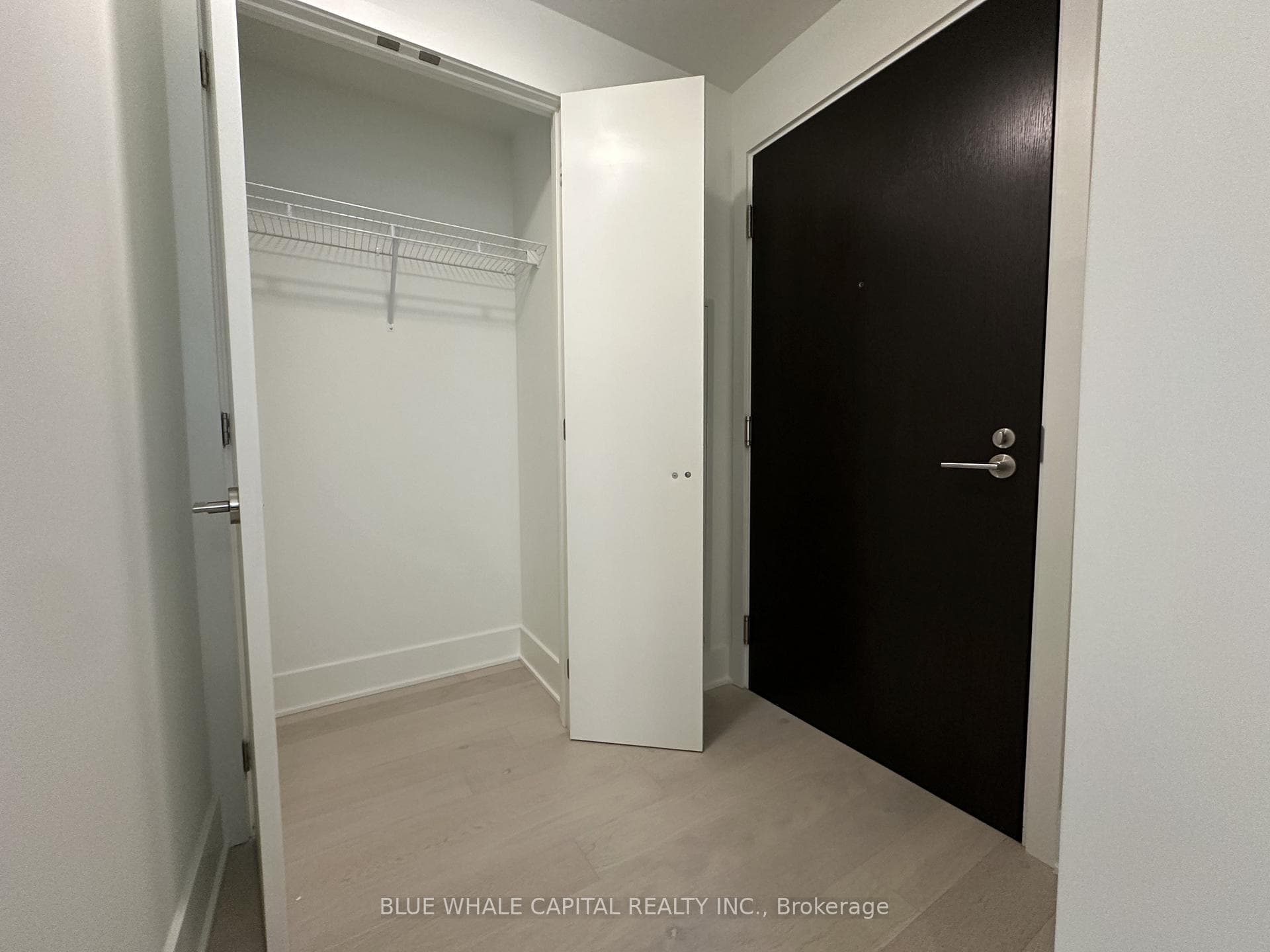 11 Yorkville Avenue Unit 3701, Toronto C02