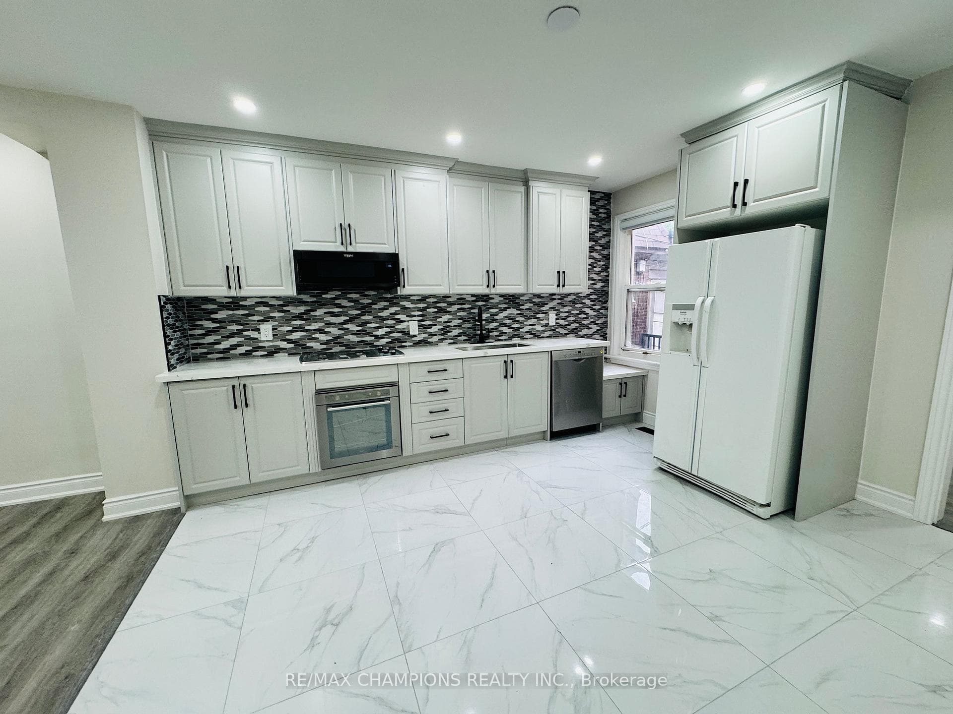 196 Caledonia Road Unit Main Flr, Keelesdale / Eglinton West, ON M6E 4S7 - Photo 1