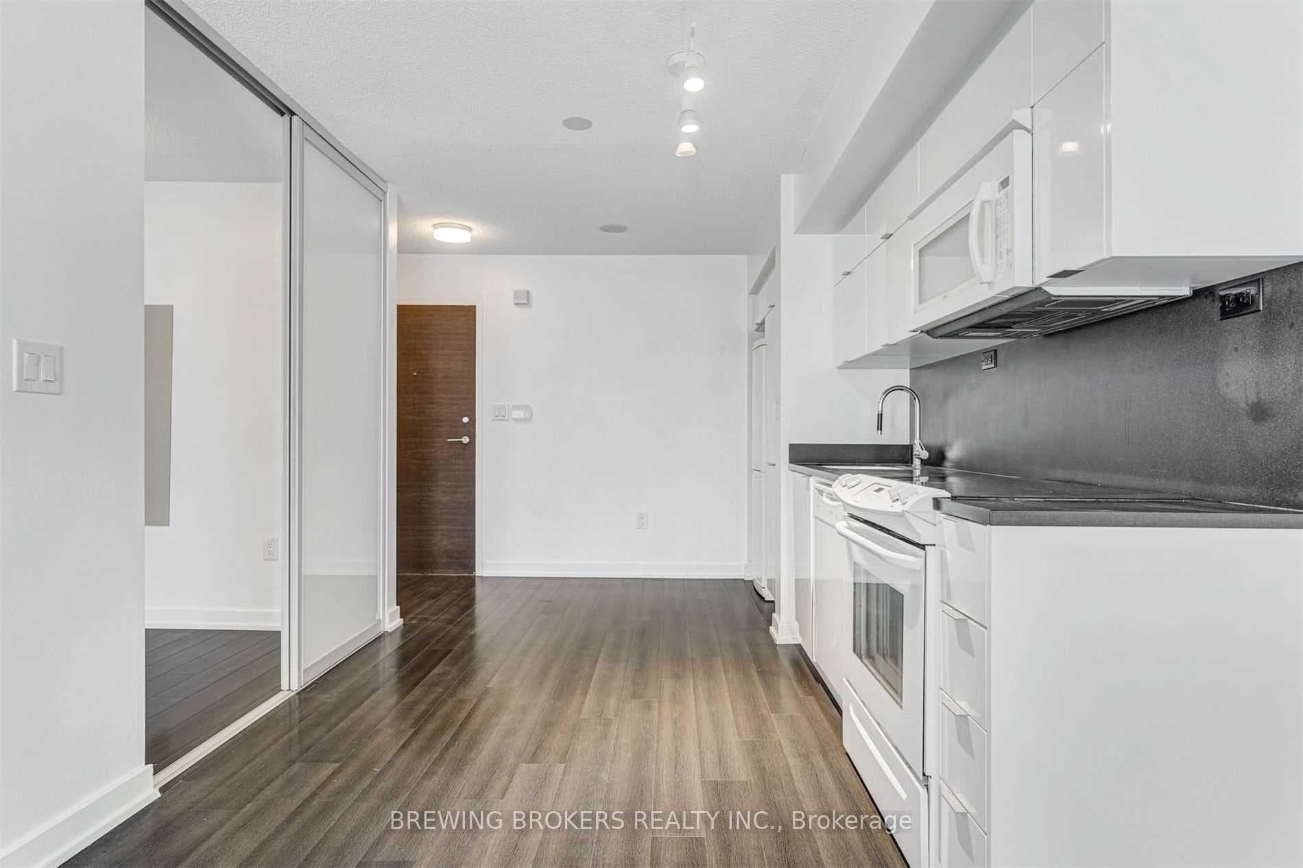 21 Iceboat Terrace Unit 1903, Downtown Toronto / Waterfront, ON M5V 4A9 - Photo 1