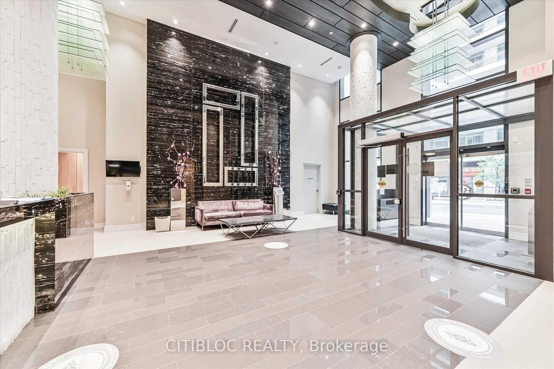 9199 Yonge Street Unit 706, Richmond Hill, ON L4C 1H7 - Photo 1