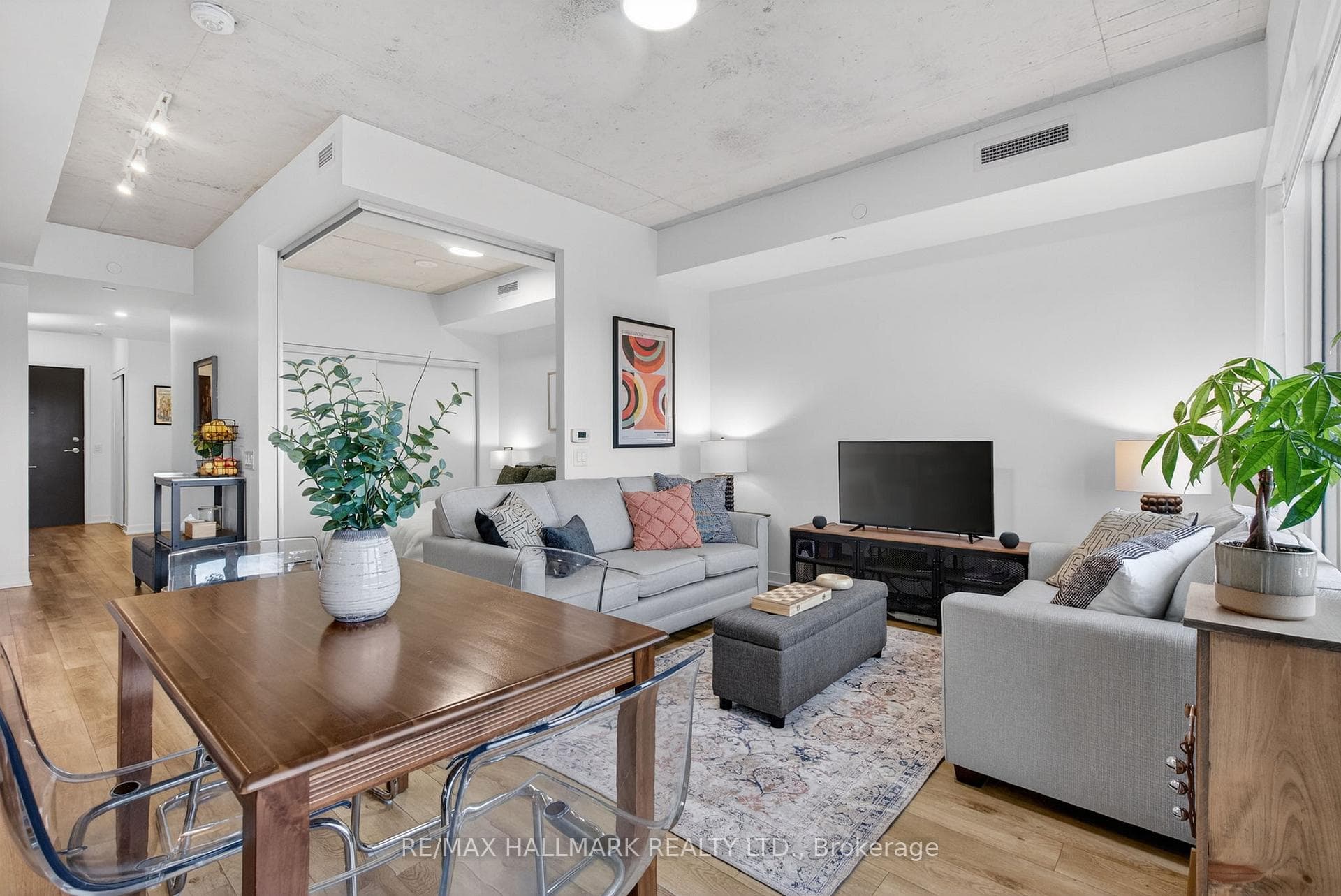 1808 St. Clair Avenue Unit 304, Bloor West Village / Swansea, ON M6N 0C1 - Photo 1