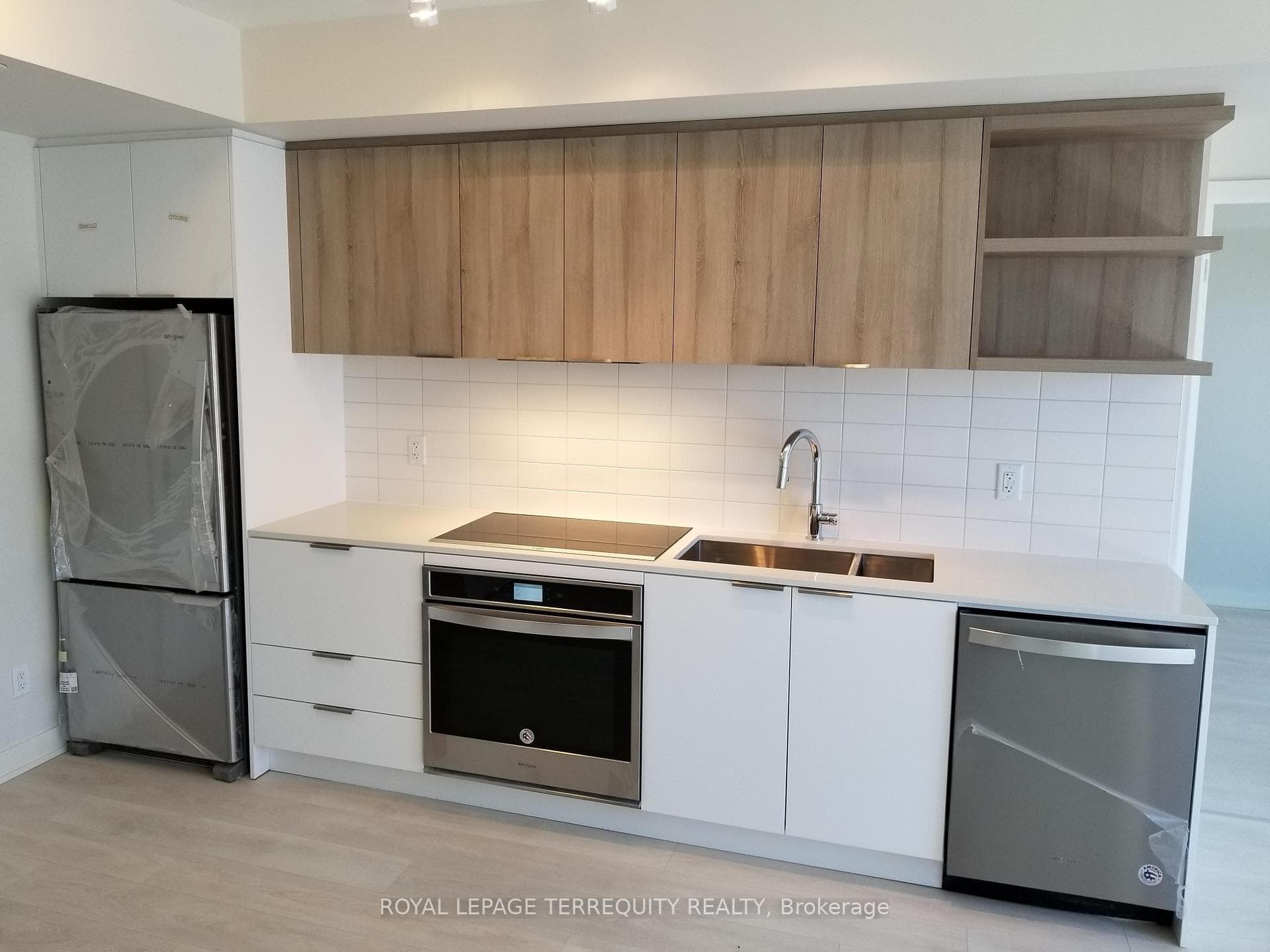 6 Sonic Way Unit N2808, Flemingdon Park / Don Mills, ON M3C 0P1 - Photo 1