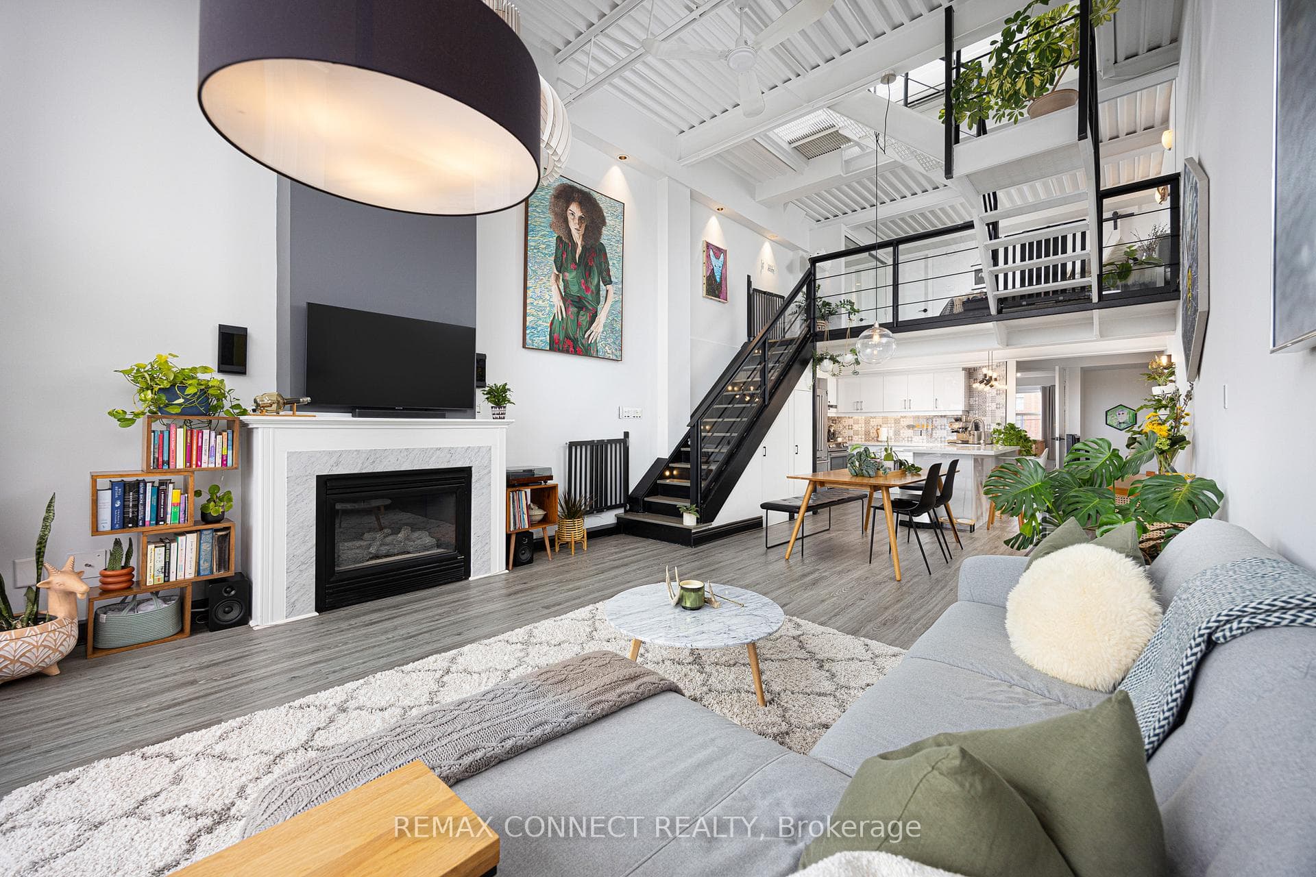 517 Kingston Road Unit 4, The Beaches / Upper Beaches, ON M4L 1V5 - Photo 1