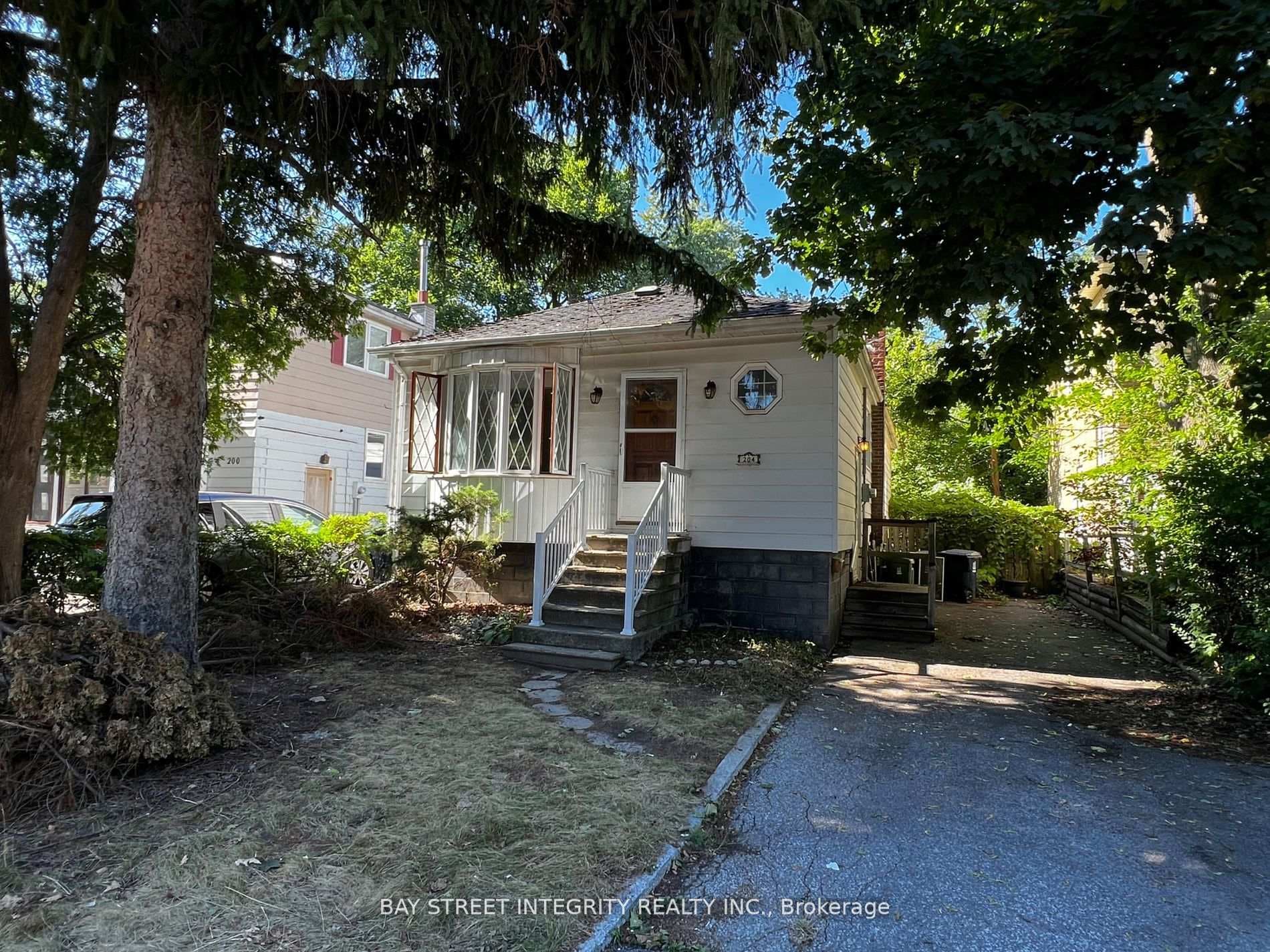 204 Greenfield Avenue, Willowdale / Newtonbrook, ON M2N 3E3 - Photo 1