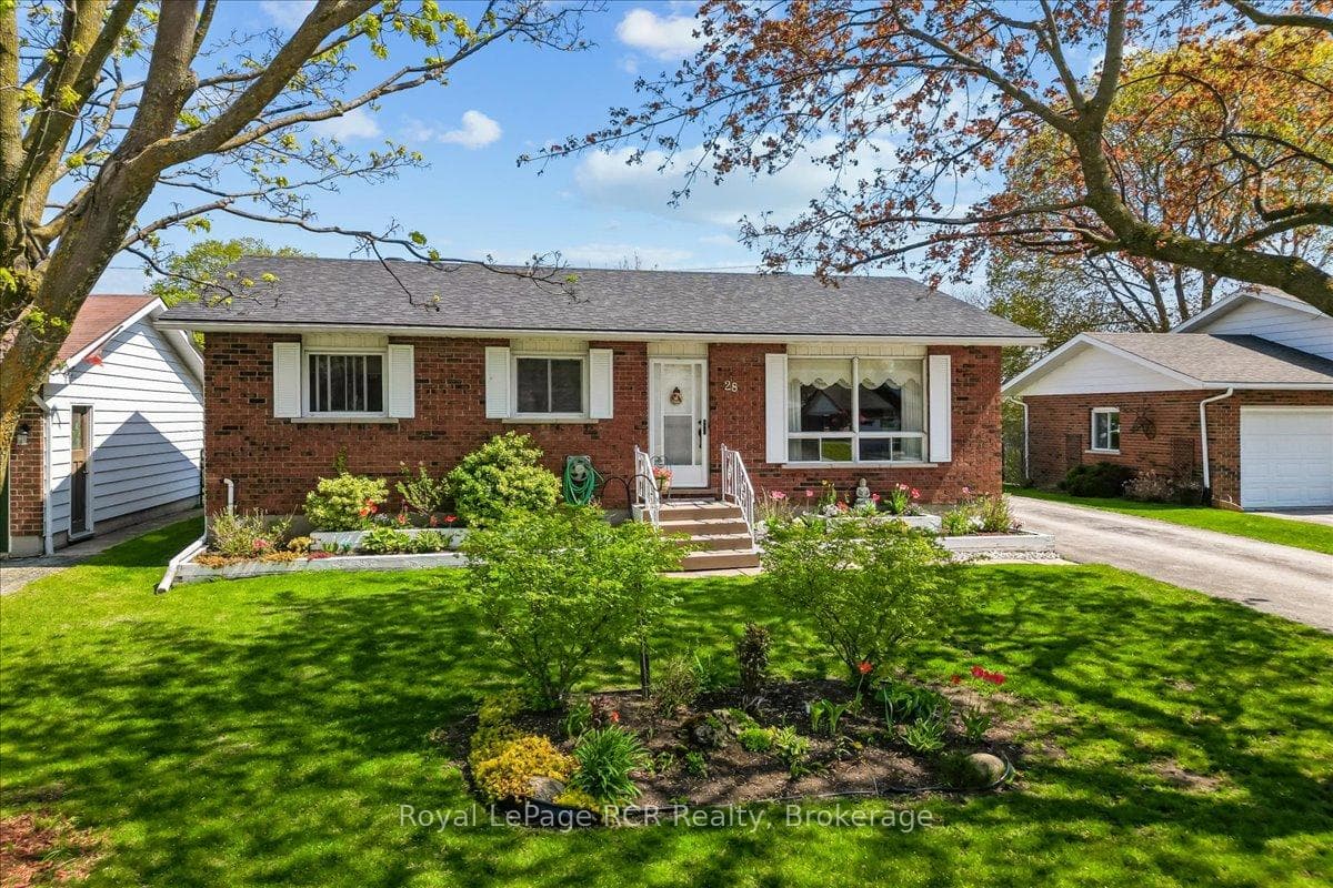 28 Centennial Ht Court, Meaford