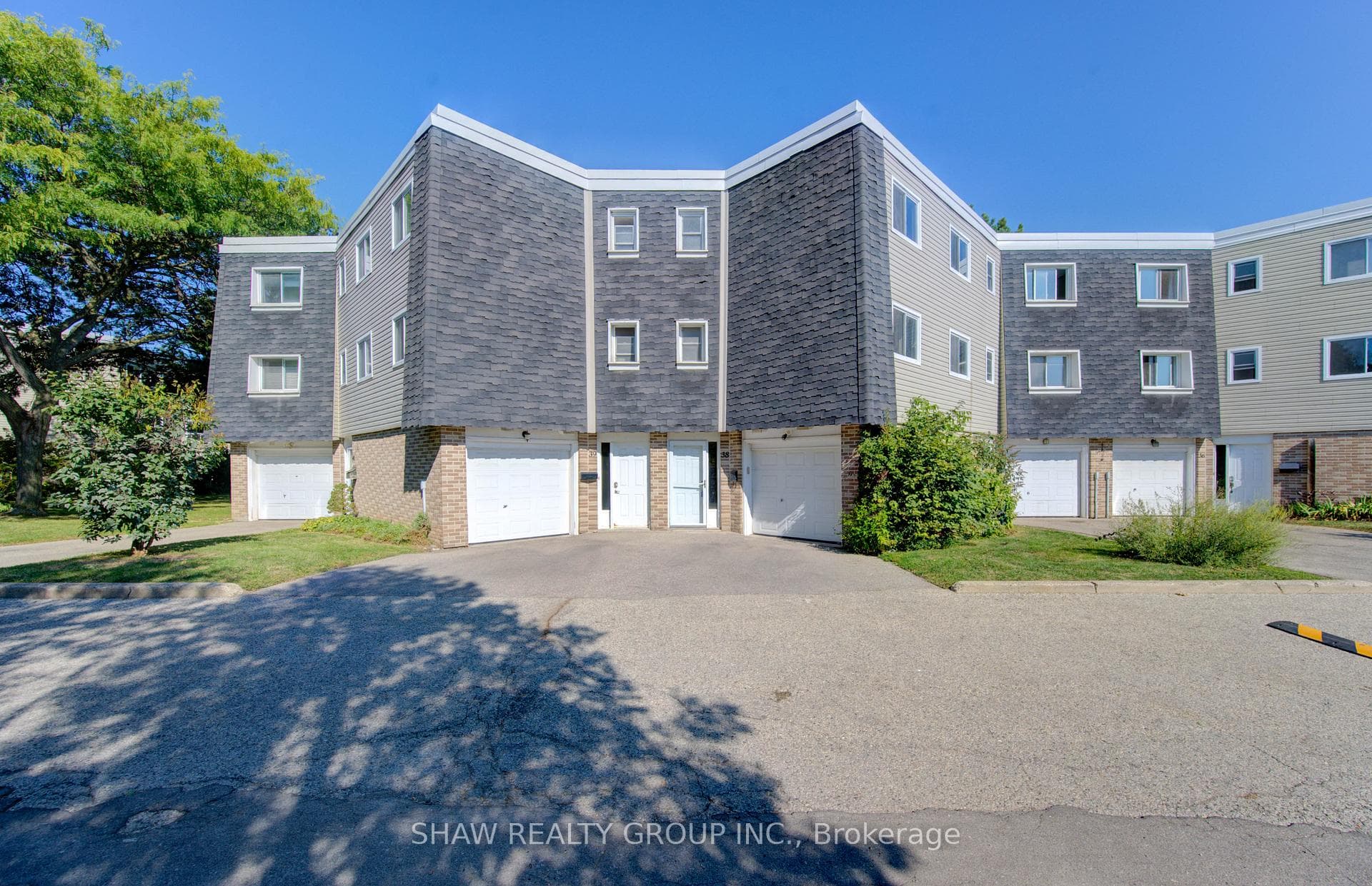 60 Elmsdale Drive, Kitchener, ON N2E 2G4 - Photo 1