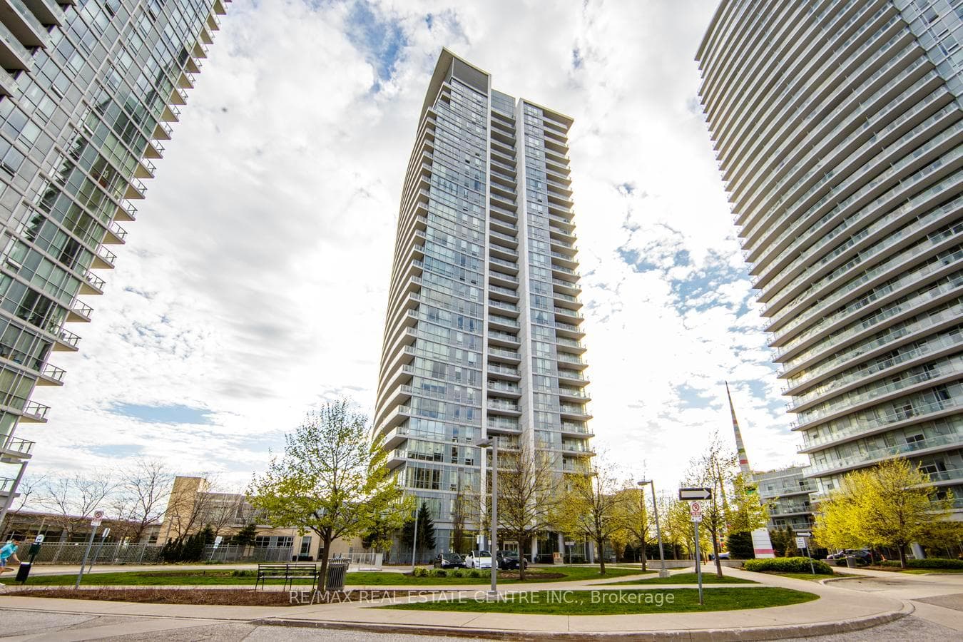 66 Forest Manor Road Unit 2707, Hillcrest Village / Bayview Village, ON M2J 0B7 - Photo 1
