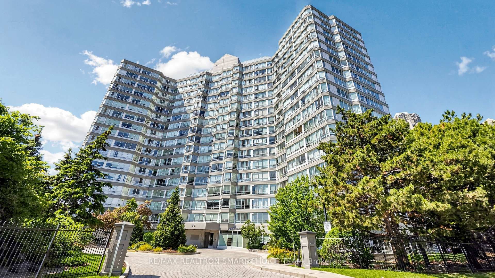 50 Kingsbridge Garden Circle Unit 504, Mississauga, ON L5R 1Y2 - Photo 1