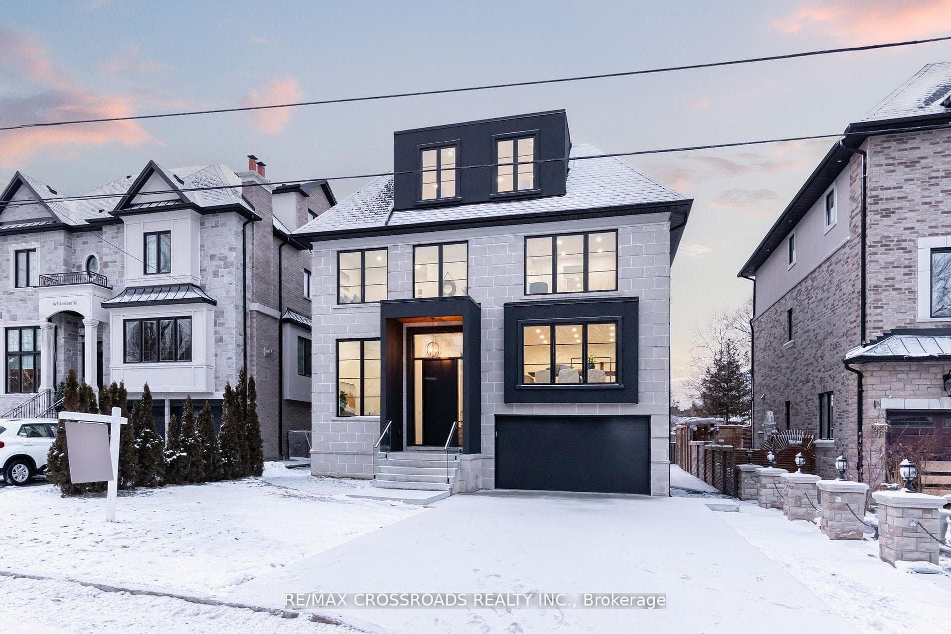 642 Annland Street, Pickering, ON L1W 1B1 - Photo 1