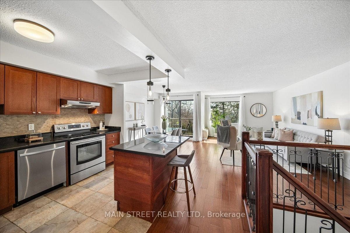 1000 Cedarglen Gate Unit 217, Mississauga, ON L5C 3Z5 - Photo 1