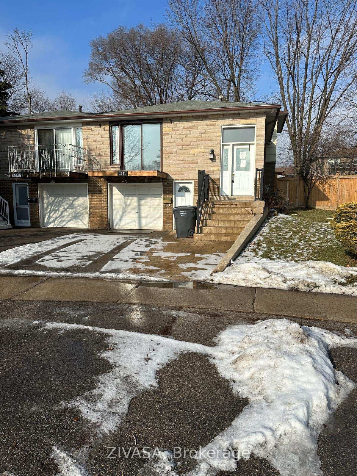 2541 Selord Court, Mississauga, ON L5J 1P6 - Photo 1