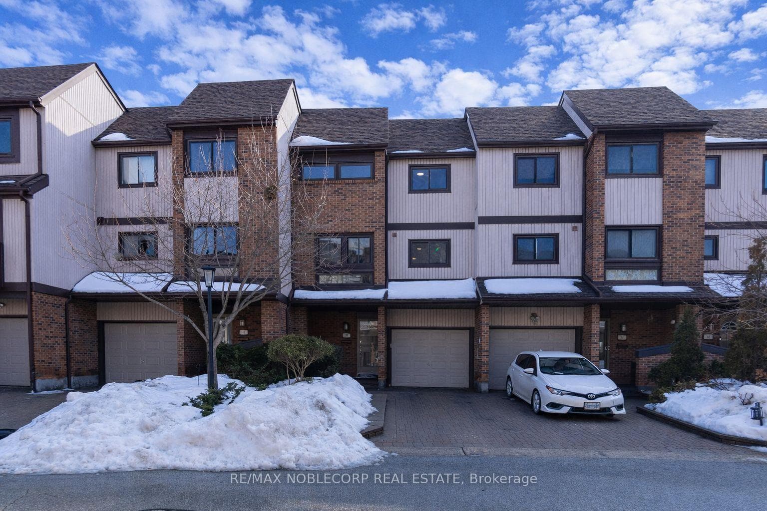 1080 Walden Circle Unit 52, Mississauga, ON L5J 4J9 - Photo 1