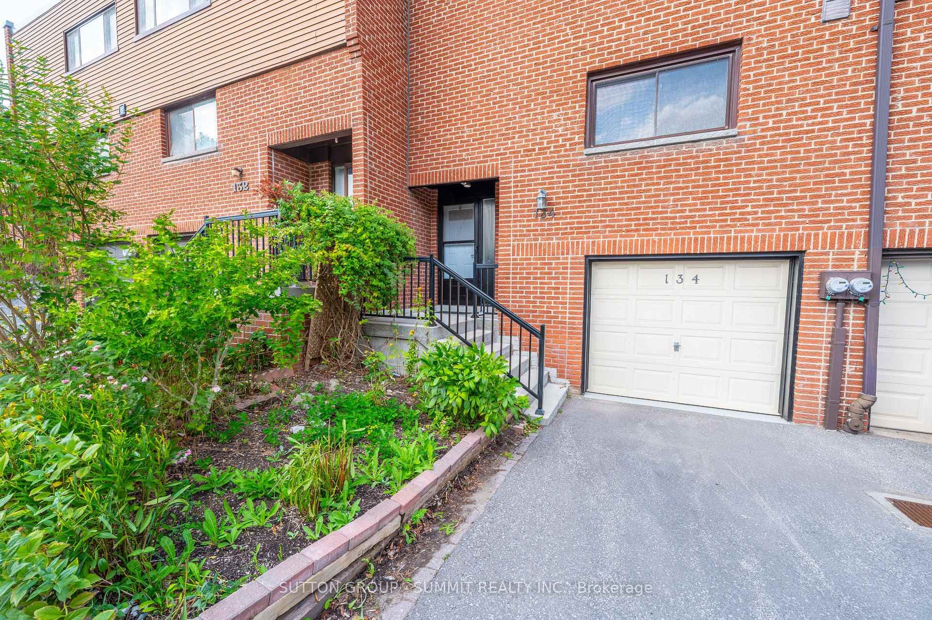 134 Song Meadowway N/A, Hillcrest Village / Bayview Village, ON M2H 2T7 - Photo 1