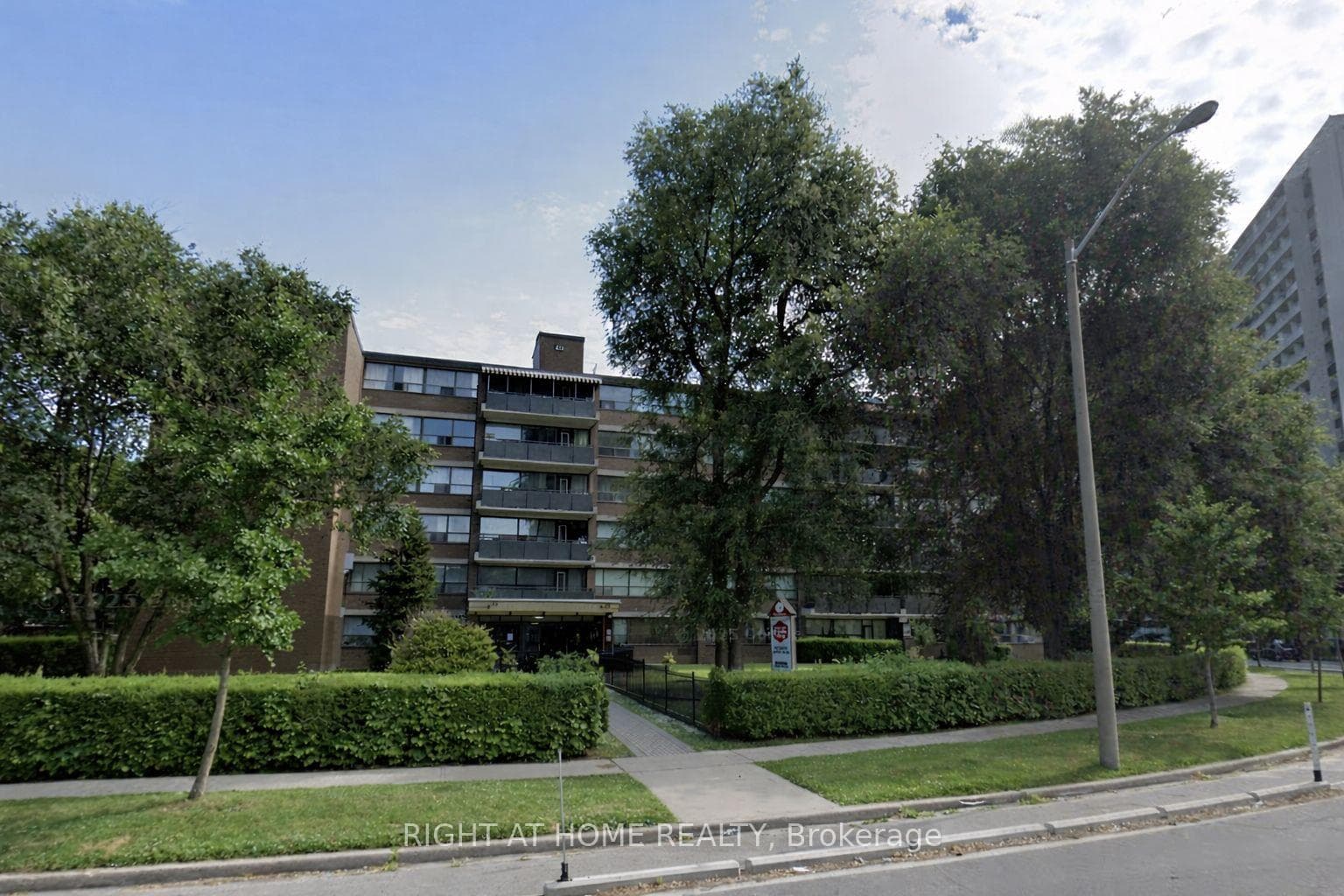 42 Thorncliffe Park Drive Unit 506, Flemingdon Park / Don Mills, ON M4H 1K1 - Photo 1