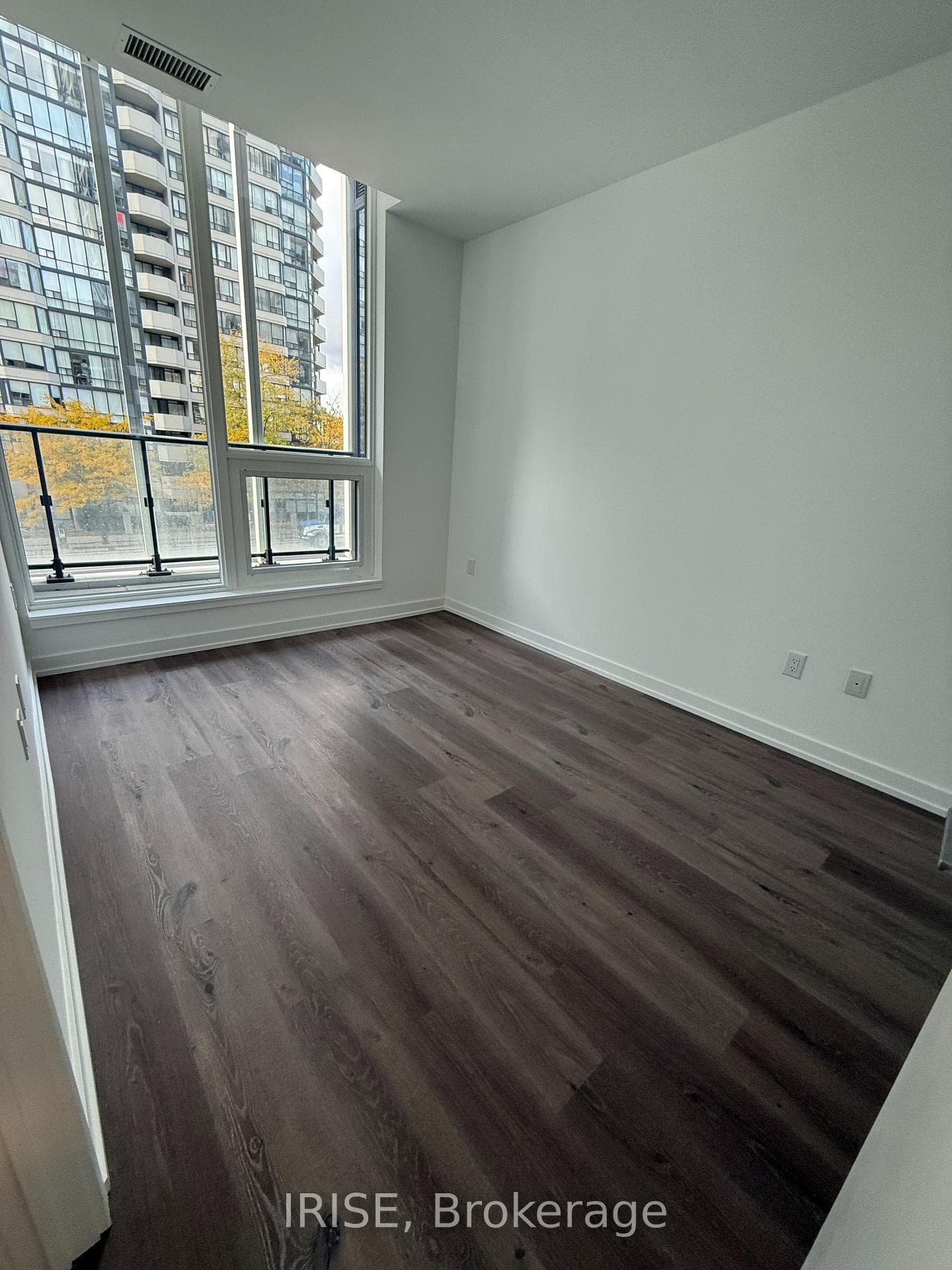 395 Square One Drive Unit 214, Mississauga, ON L5B 0P6 - Photo 1