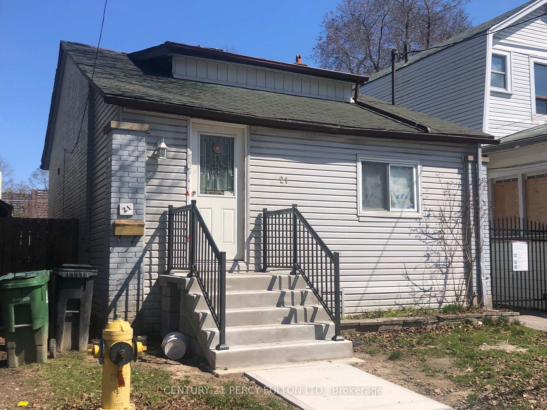 21 Eastdale Avenue, Danforth / East York, ON M4C 4Z8 - Photo 1