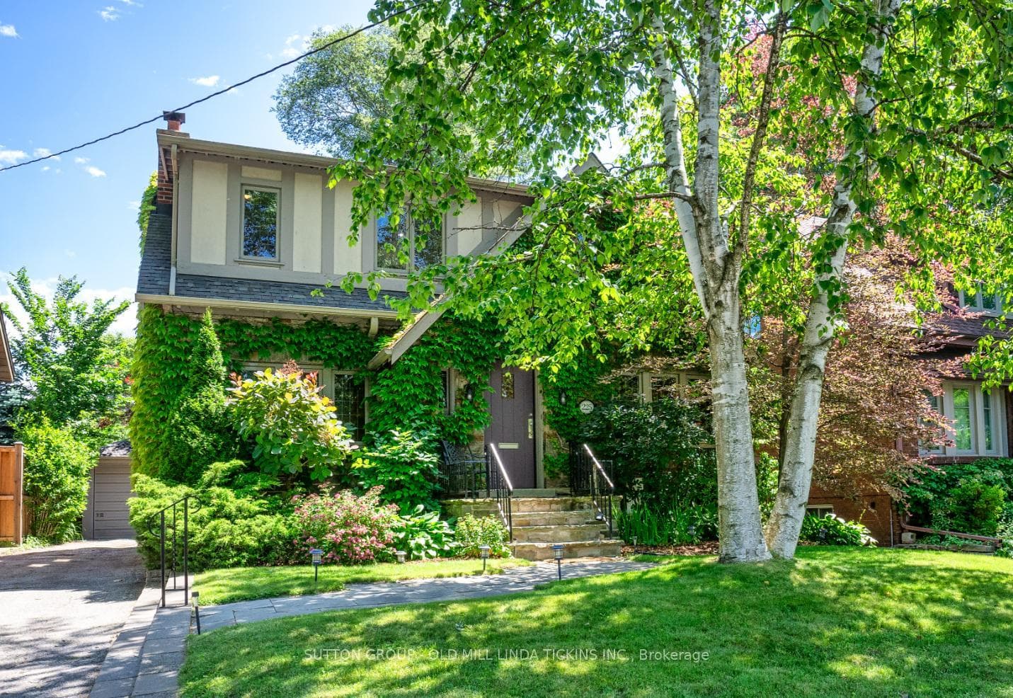 225 Grenview Boulevard, Corso Italia / Dufferin Grove, ON M8Y 3V1 - Photo 1