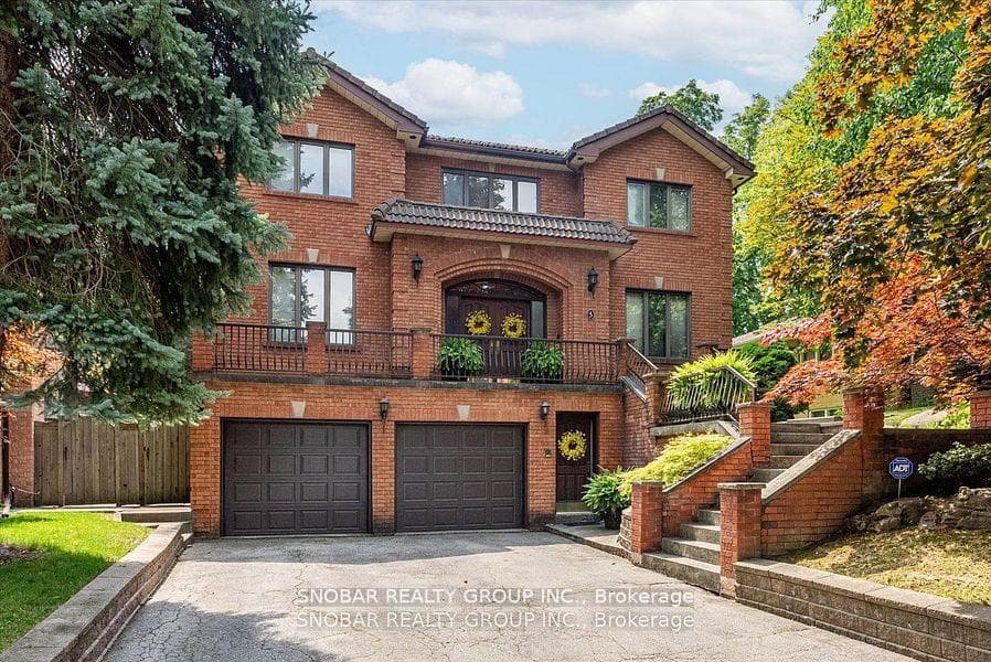 5 Weston Wood Road, Etobicoke (Kingsview Village / Humber Heights), ON M9P 1R7 - Photo 1