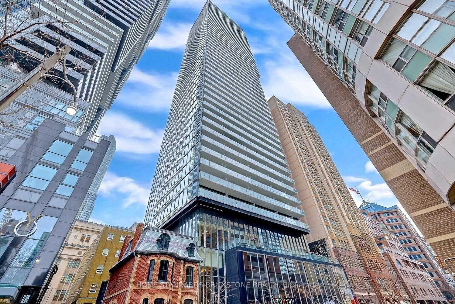 15 Grenville Street Unit 2209, Downtown Toronto / Waterfront, ON M4Y 0B9 - Photo 1