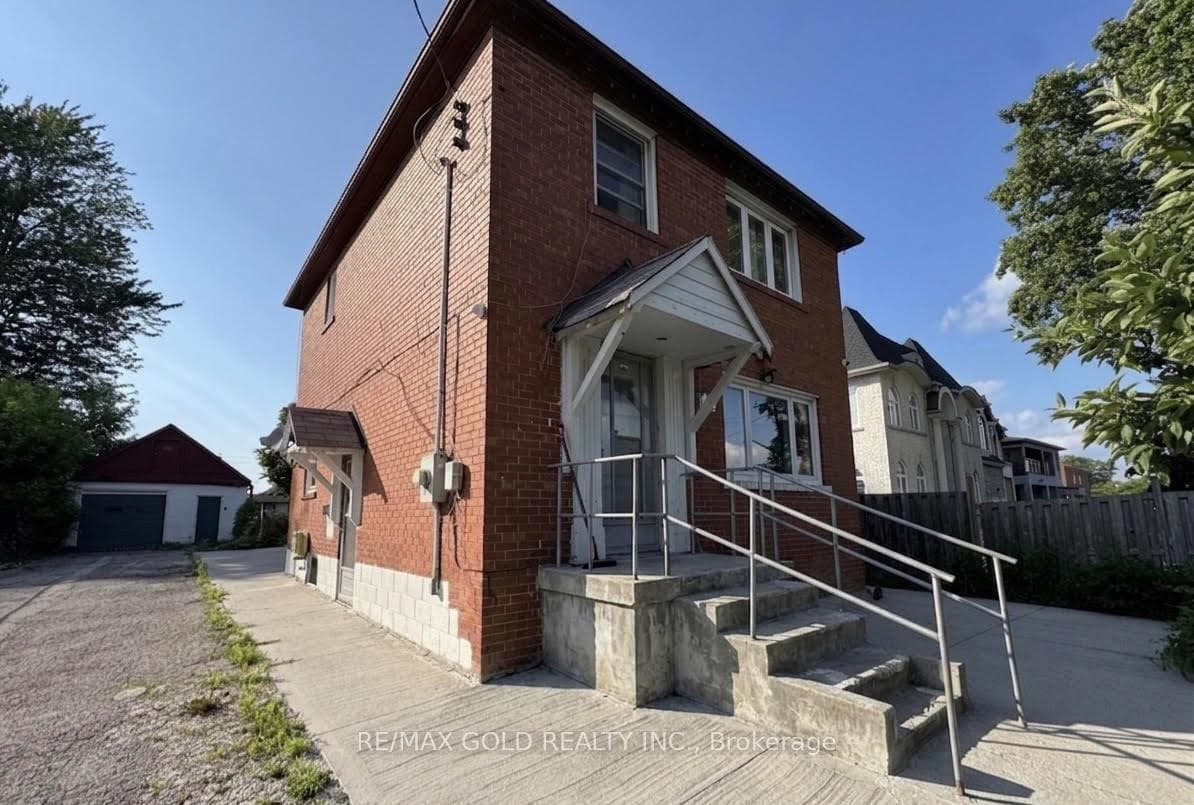 15 Scarboro Street, Mississauga, ON L4T 1E3 - Photo 1