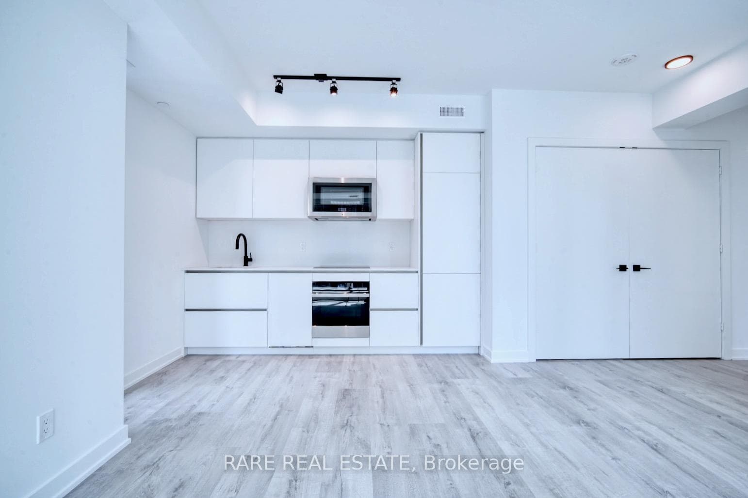 327 King Street Unit 2703, Toronto C01